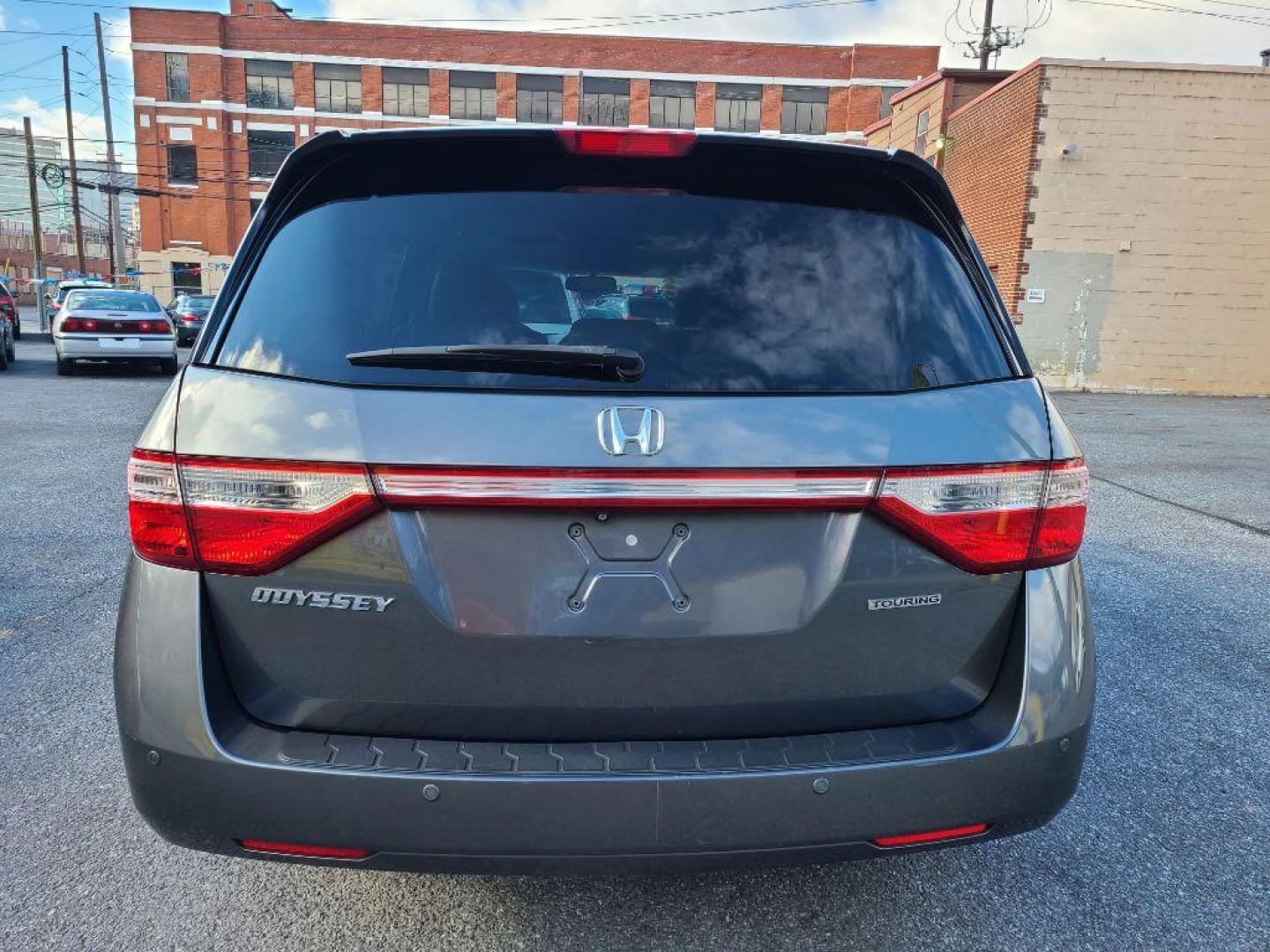 2012 GRAY HONDA ODYSSEY TOURING (5FNRL5H93CB) with an 3.5L engine, Automatic transmission, located at 117 North Cameron Street, Harrisburg, PA, 17101, (717) 963-8962, 40.266762, -76.875259 - WE FINANCE!!! Good Credit/ Bad Credit/ No Credit - ALL Trade-Ins Welcomed!!! ***Guaranteed Credit Approval*** APPLY ONLINE or CALL us TODAY ;) Internet Prices and Marketplace Prices are SPECIAL discounted ***CASH DEALS*** Retail Prices are higher. Please call us to discuss your cash and finan - Photo#3