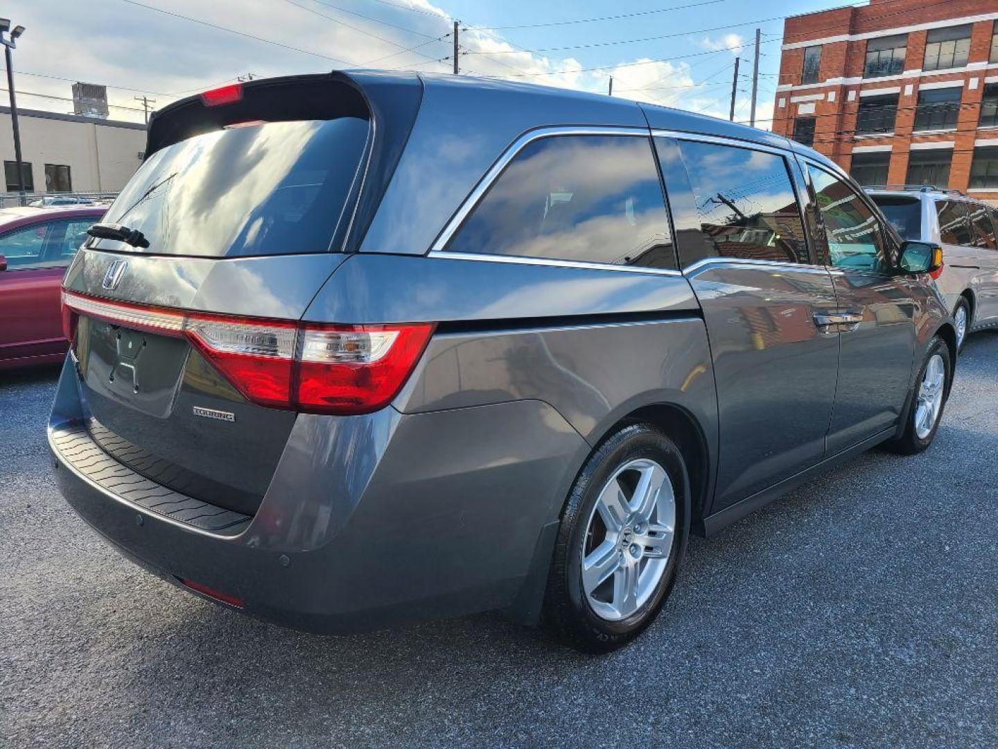 2012 GRAY HONDA ODYSSEY TOURING (5FNRL5H93CB) with an 3.5L engine, Automatic transmission, located at 117 North Cameron Street, Harrisburg, PA, 17101, (717) 963-8962, 40.266762, -76.875259 - WE FINANCE!!! Good Credit/ Bad Credit/ No Credit - ALL Trade-Ins Welcomed!!! ***Guaranteed Credit Approval*** APPLY ONLINE or CALL us TODAY ;) Internet Prices and Marketplace Prices are SPECIAL discounted ***CASH DEALS*** Retail Prices are higher. Please call us to discuss your cash and finan - Photo#4