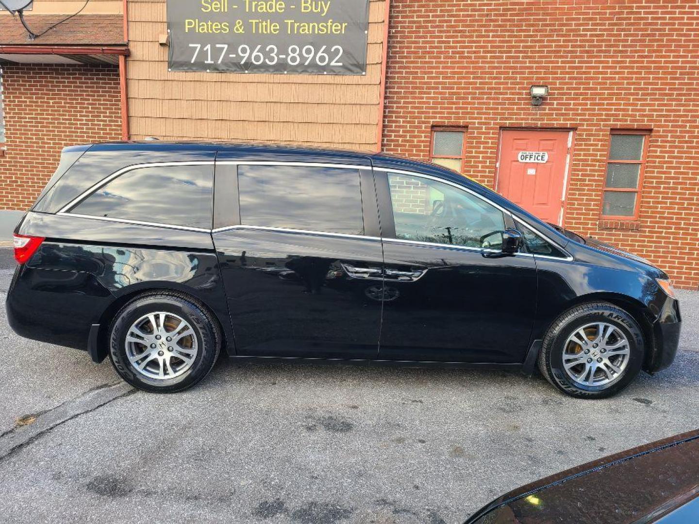 2012 BLACK HONDA ODYSSEY EXL (5FNRL5H69CB) with an 3.5L engine, Automatic transmission, located at 7981 Paxton Street, Harrisburg, PA, 17111, (717) 561-2926, 40.261490, -76.749229 - WE FINANCE!!! Good Credit/ Bad Credit/ No Credit - ALL Trade-Ins Welcomed!!! ***Guaranteed Credit Approval*** APPLY ONLINE or CALL us TODAY ;) Internet Prices and Marketplace Prices are SPECIAL discounted ***CASH DEALS*** Retail Prices are higher. Please call us to discuss your cash and finan - Photo#5