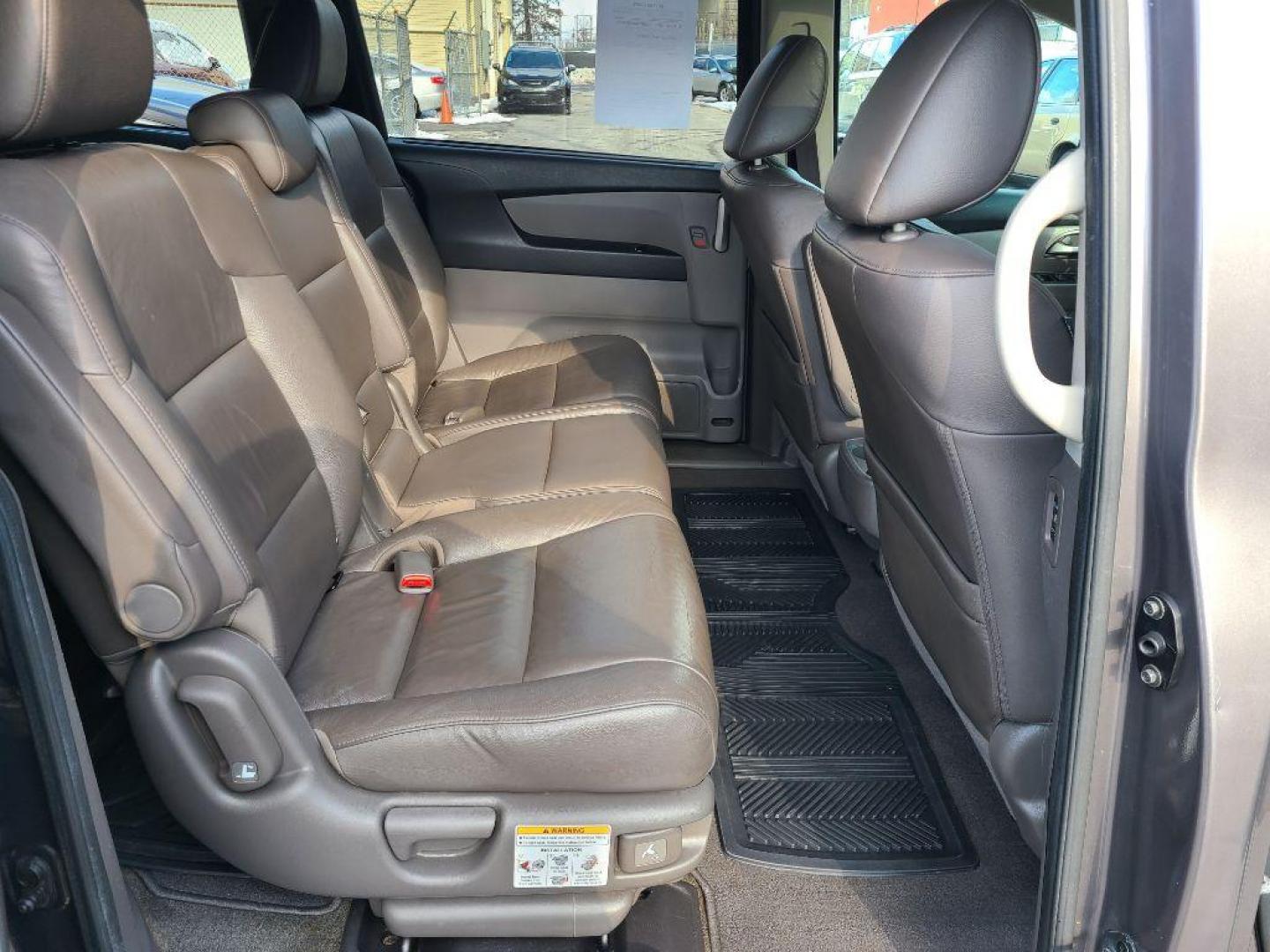 2012 GRAY HONDA ODYSSEY EXL (5FNRL5H6XCB) with an 3.5L engine, Automatic transmission, located at 117 North Cameron Street, Harrisburg, PA, 17101, (717) 963-8962, 40.266762, -76.875259 - WE FINANCE!!! Good Credit/ Bad Credit/ No Credit - ALL Trade-Ins Welcomed!!! ***Guaranteed Credit Approval*** APPLY ONLINE or CALL us TODAY ;) Internet Prices and Marketplace Prices are SPECIAL discounted ***CASH DEALS*** Retail Prices are higher. Please call us to discuss your cash and finan - Photo#12