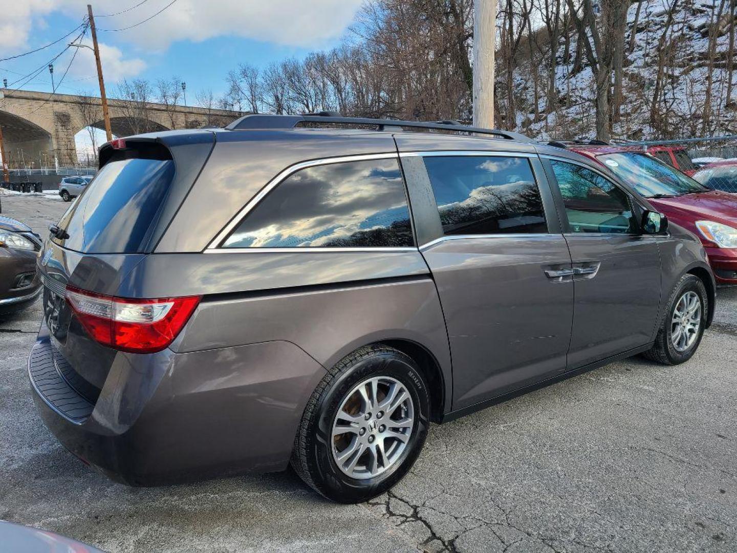 2012 GRAY HONDA ODYSSEY EXL (5FNRL5H6XCB) with an 3.5L engine, Automatic transmission, located at 117 North Cameron Street, Harrisburg, PA, 17101, (717) 963-8962, 40.266762, -76.875259 - WE FINANCE!!! Good Credit/ Bad Credit/ No Credit - ALL Trade-Ins Welcomed!!! ***Guaranteed Credit Approval*** APPLY ONLINE or CALL us TODAY ;) Internet Prices and Marketplace Prices are SPECIAL discounted ***CASH DEALS*** Retail Prices are higher. Please call us to discuss your cash and finan - Photo#4