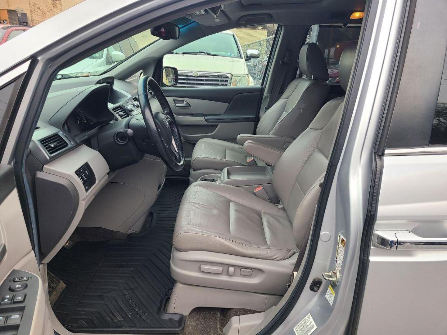 2012 SILVER HONDA ODYSSEY EXL (5FNRL5H68CB) with an 3.5L engine, Automatic transmission, located at 7981 Paxton Street, Harrisburg, PA, 17111, (717) 561-2926, 40.261490, -76.749229 - WE FINANCE!!! Good Credit/ Bad Credit/ No Credit - ALL Trade-Ins Welcomed!!! ***Guaranteed Credit Approval*** APPLY ONLINE or CALL us TODAY ;) Internet Prices and Marketplace Prices are SPECIAL discounted ***CASH DEALS*** Retail Prices are higher. Please call us to discuss your cash and finan - Photo#14