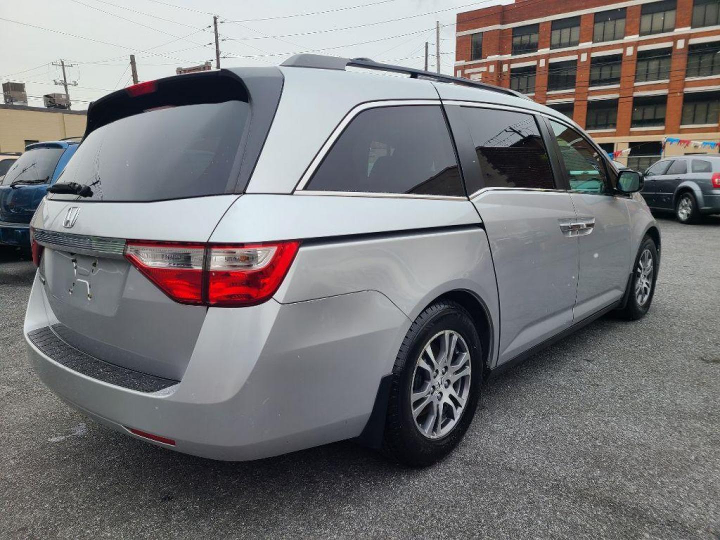 2012 SILVER HONDA ODYSSEY EXL (5FNRL5H68CB) with an 3.5L engine, Automatic transmission, located at 7981 Paxton Street, Harrisburg, PA, 17111, (717) 561-2926, 40.261490, -76.749229 - WE FINANCE!!! Good Credit/ Bad Credit/ No Credit - ALL Trade-Ins Welcomed!!! ***Guaranteed Credit Approval*** APPLY ONLINE or CALL us TODAY ;) Internet Prices and Marketplace Prices are SPECIAL discounted ***CASH DEALS*** Retail Prices are higher. Please call us to discuss your cash and finan - Photo#4