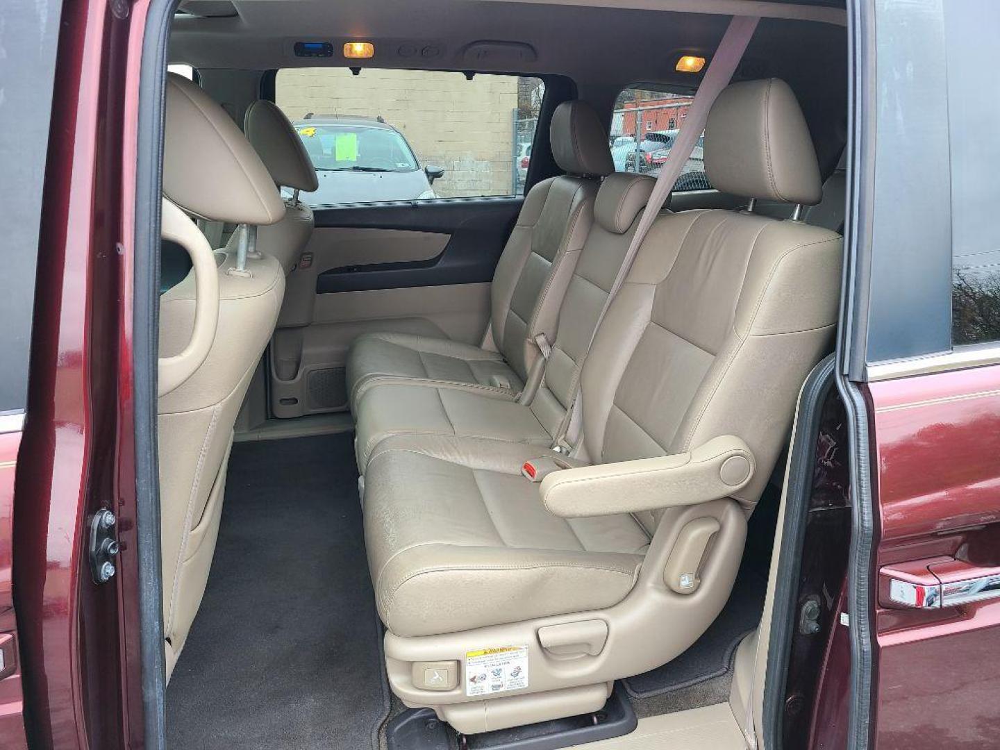 2012 BURG HONDA ODYSSEY EXL (5FNRL5H61CB) with an 3.5L engine, Automatic transmission, located at 117 North Cameron Street, Harrisburg, PA, 17101, (717) 963-8962, 40.266762, -76.875259 - WE FINANCE!!! Good Credit/ Bad Credit/ No Credit - ALL Trade-Ins Welcomed!!! ***Guaranteed Credit Approval*** APPLY ONLINE or CALL us TODAY ;) Internet Prices and Marketplace Prices are SPECIAL discounted ***CASH DEALS*** Retail Prices are higher. Please call us to discuss your cash and finan - Photo#15