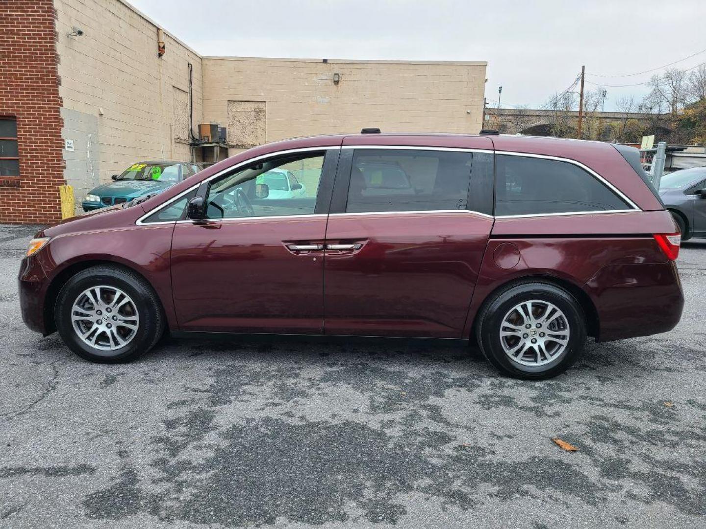 2012 BURG HONDA ODYSSEY EXL (5FNRL5H61CB) with an 3.5L engine, Automatic transmission, located at 117 North Cameron Street, Harrisburg, PA, 17101, (717) 963-8962, 40.266762, -76.875259 - WE FINANCE!!! Good Credit/ Bad Credit/ No Credit - ALL Trade-Ins Welcomed!!! ***Guaranteed Credit Approval*** APPLY ONLINE or CALL us TODAY ;) Internet Prices and Marketplace Prices are SPECIAL discounted ***CASH DEALS*** Retail Prices are higher. Please call us to discuss your cash and finan - Photo#1