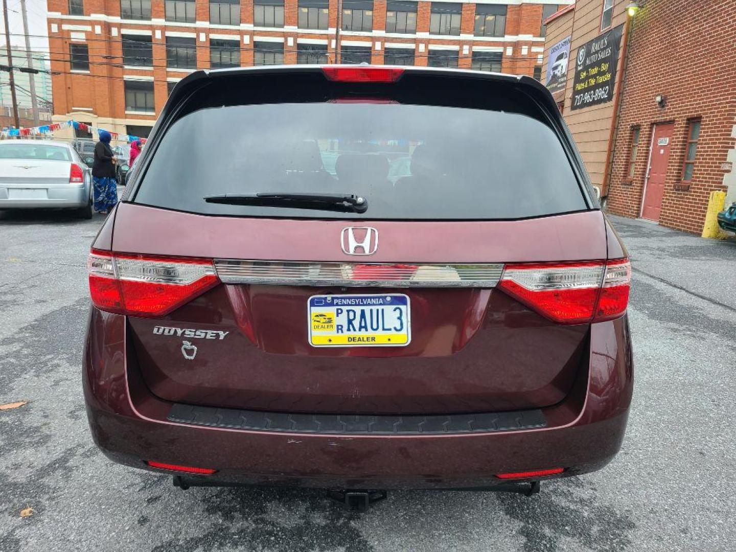 2012 BURG HONDA ODYSSEY EXL (5FNRL5H61CB) with an 3.5L engine, Automatic transmission, located at 117 North Cameron Street, Harrisburg, PA, 17101, (717) 963-8962, 40.266762, -76.875259 - WE FINANCE!!! Good Credit/ Bad Credit/ No Credit - ALL Trade-Ins Welcomed!!! ***Guaranteed Credit Approval*** APPLY ONLINE or CALL us TODAY ;) Internet Prices and Marketplace Prices are SPECIAL discounted ***CASH DEALS*** Retail Prices are higher. Please call us to discuss your cash and finan - Photo#3