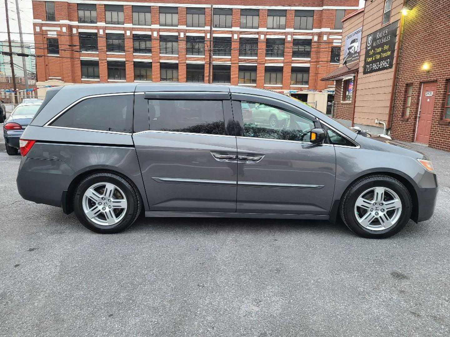 2012 GRAY HONDA ODYSSEY TOURING (5FNRL5H92CB) with an 3.5L engine, Automatic transmission, located at 7981 Paxton Street, Harrisburg, PA, 17111, (717) 561-2926, 40.261490, -76.749229 - WE FINANCE!!! Good Credit/ Bad Credit/ No Credit - ALL Trade-Ins Welcomed!!! ***Guaranteed Credit Approval*** APPLY ONLINE or CALL us TODAY ;) Internet Prices and Marketplace Prices are SPECIAL discounted ***CASH DEALS*** Retail Prices are higher. Please call us to discuss your cash and finan - Photo#5