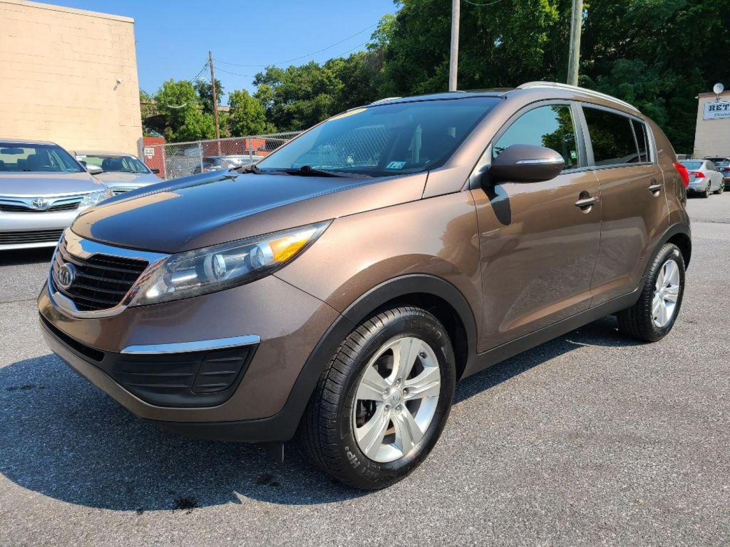 2012 BROWN KIA SPORTAGE LX (KNDPB3A26C7) with an 2.4L engine, Automatic transmission, located at 117 North Cameron Street, Harrisburg, PA, 17101, (717) 963-8962, 40.266762, -76.875259 - WE FINANCE!!! Good Credit/ Bad Credit/ No Credit - ALL Trade-Ins Welcomed!!! ***Guaranteed Credit Approval*** APPLY ONLINE or CALL us TODAY ;) Internet Prices and Marketplace Prices are SPECIAL discounted ***CASH DEALS*** Retail Prices are higher. Please call us to discuss your cash and finan - Photo#0