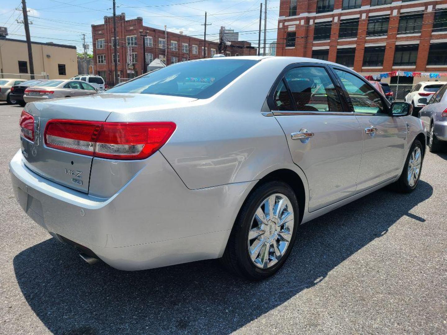 2012 SILVER LINCOLN MKZ SDN (3LNHL2JC8CR) with an 3.5L engine, Automatic transmission, located at 117 North Cameron Street, Harrisburg, PA, 17101, (717) 963-8962, 40.266762, -76.875259 - WE FINANCE!!! Good Credit/ Bad Credit/ No Credit - ALL Trade-Ins Welcomed!!! ***Guaranteed Credit Approval*** APPLY ONLINE or CALL us TODAY ;) Internet Prices and Marketplace Prices are SPECIAL discounted ***CASH DEALS*** Retail Prices are higher. Please call us to discuss your cash and finan - Photo#4