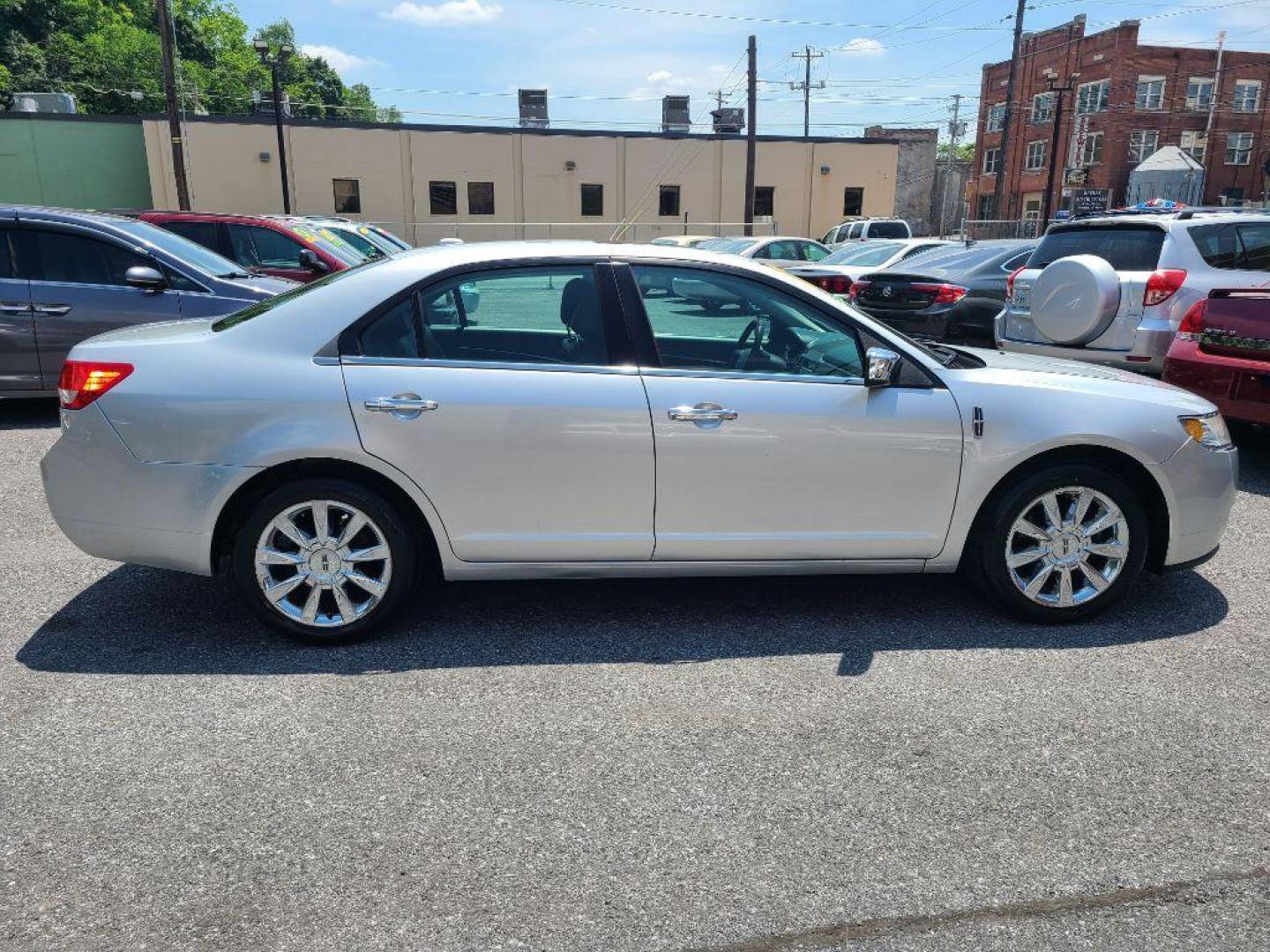 2012 SILVER LINCOLN MKZ SDN (3LNHL2JC8CR) with an 3.5L engine, Automatic transmission, located at 117 North Cameron Street, Harrisburg, PA, 17101, (717) 963-8962, 40.266762, -76.875259 - WE FINANCE!!! Good Credit/ Bad Credit/ No Credit - ALL Trade-Ins Welcomed!!! ***Guaranteed Credit Approval*** APPLY ONLINE or CALL us TODAY ;) Internet Prices and Marketplace Prices are SPECIAL discounted ***CASH DEALS*** Retail Prices are higher. Please call us to discuss your cash and finan - Photo#5