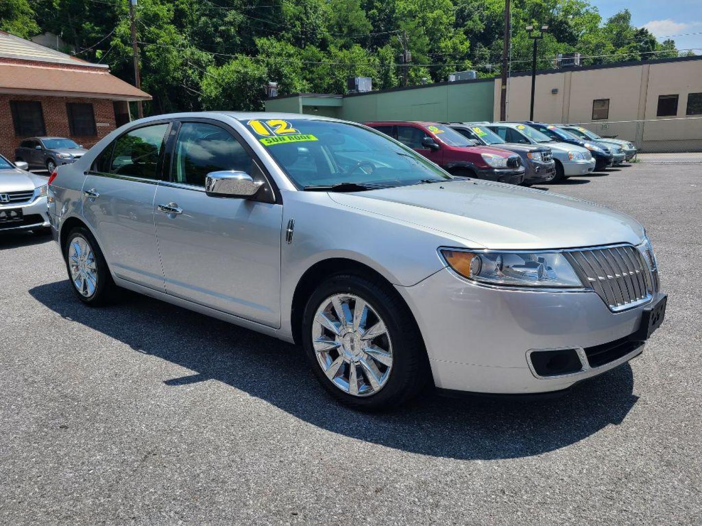 2012 SILVER LINCOLN MKZ SDN (3LNHL2JC8CR) with an 3.5L engine, Automatic transmission, located at 117 North Cameron Street, Harrisburg, PA, 17101, (717) 963-8962, 40.266762, -76.875259 - WE FINANCE!!! Good Credit/ Bad Credit/ No Credit - ALL Trade-Ins Welcomed!!! ***Guaranteed Credit Approval*** APPLY ONLINE or CALL us TODAY ;) Internet Prices and Marketplace Prices are SPECIAL discounted ***CASH DEALS*** Retail Prices are higher. Please call us to discuss your cash and finan - Photo#6