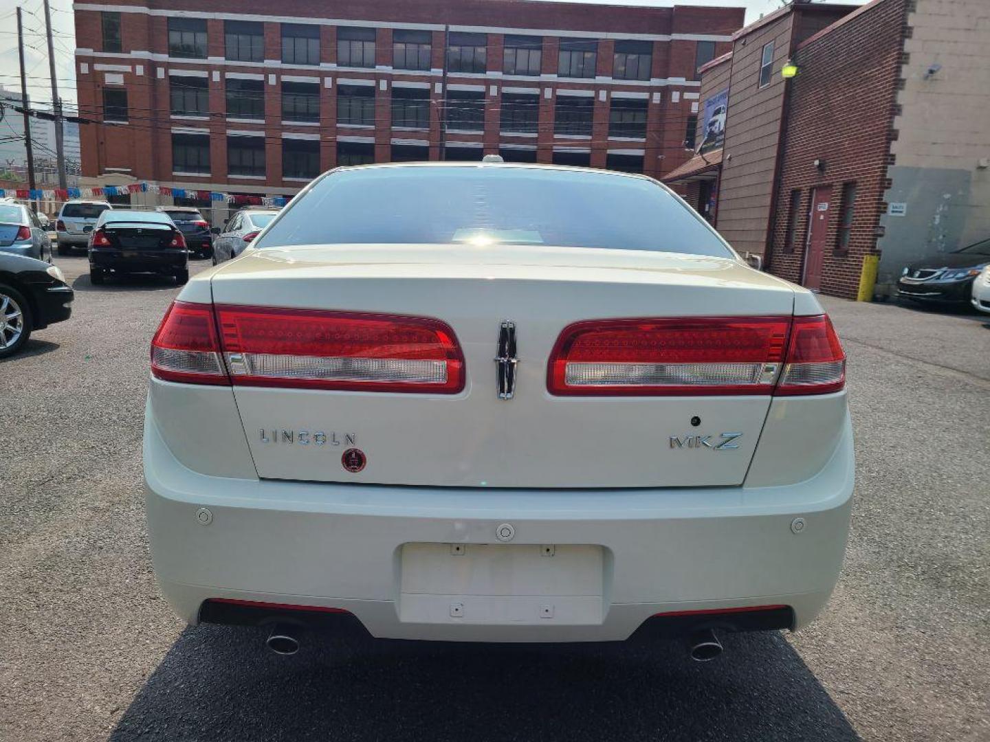 2012 BEIGE LINCOLN MKZ SDN (3LNHL2GC8CR) with an 3.5L engine, Automatic transmission, located at 7981 Paxton Street, Harrisburg, PA, 17111, (717) 561-2926, 40.261490, -76.749229 - WE FINANCE!!! Good Credit/ Bad Credit/ No Credit - ALL Trade-Ins Welcomed!!! ***Guaranteed Credit Approval*** APPLY ONLINE or CALL us TODAY ;) Internet Prices and Marketplace Prices are SPECIAL discounted ***CASH DEALS*** Retail Prices are higher. Please call us to discuss your cash and finan - Photo#3