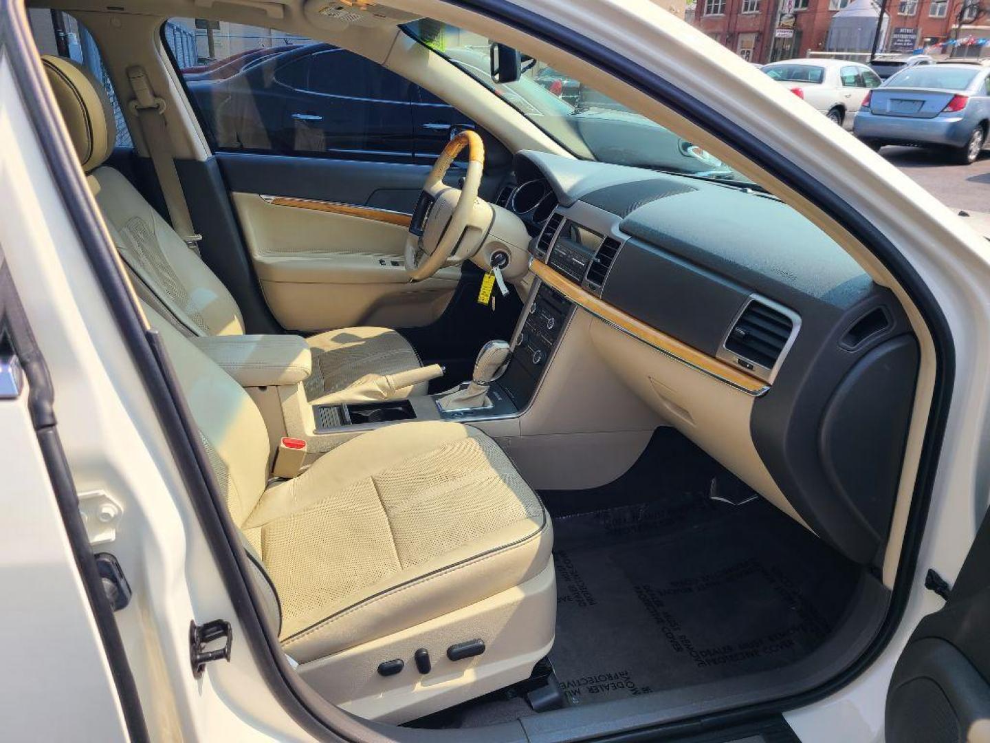 2012 BEIGE LINCOLN MKZ SDN (3LNHL2GC8CR) with an 3.5L engine, Automatic transmission, located at 7981 Paxton Street, Harrisburg, PA, 17111, (717) 561-2926, 40.261490, -76.749229 - WE FINANCE!!! Good Credit/ Bad Credit/ No Credit - ALL Trade-Ins Welcomed!!! ***Guaranteed Credit Approval*** APPLY ONLINE or CALL us TODAY ;) Internet Prices and Marketplace Prices are SPECIAL discounted ***CASH DEALS*** Retail Prices are higher. Please call us to discuss your cash and finan - Photo#8