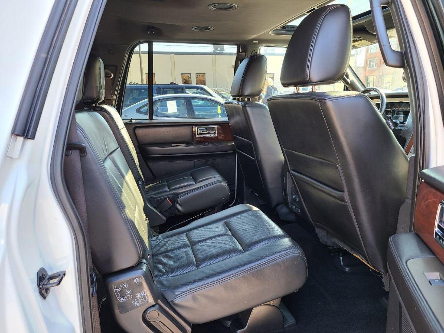 2012 WHITE LINCOLN NAVIGATOR L (5LMJJ3J56CE) with an 5.4L engine, Automatic transmission, located at 117 North Cameron Street, Harrisburg, PA, 17101, (717) 963-8962, 40.266762, -76.875259 - WE FINANCE!!! Good Credit/ Bad Credit/ No Credit - ALL Trade-Ins Welcomed!!! ***Guaranteed Credit Approval*** APPLY ONLINE or CALL us TODAY ;) Internet Prices and Marketplace Prices are SPECIAL discounted ***CASH DEALS*** Retail Prices are higher. Please call us to discuss your cash and finan - Photo#14