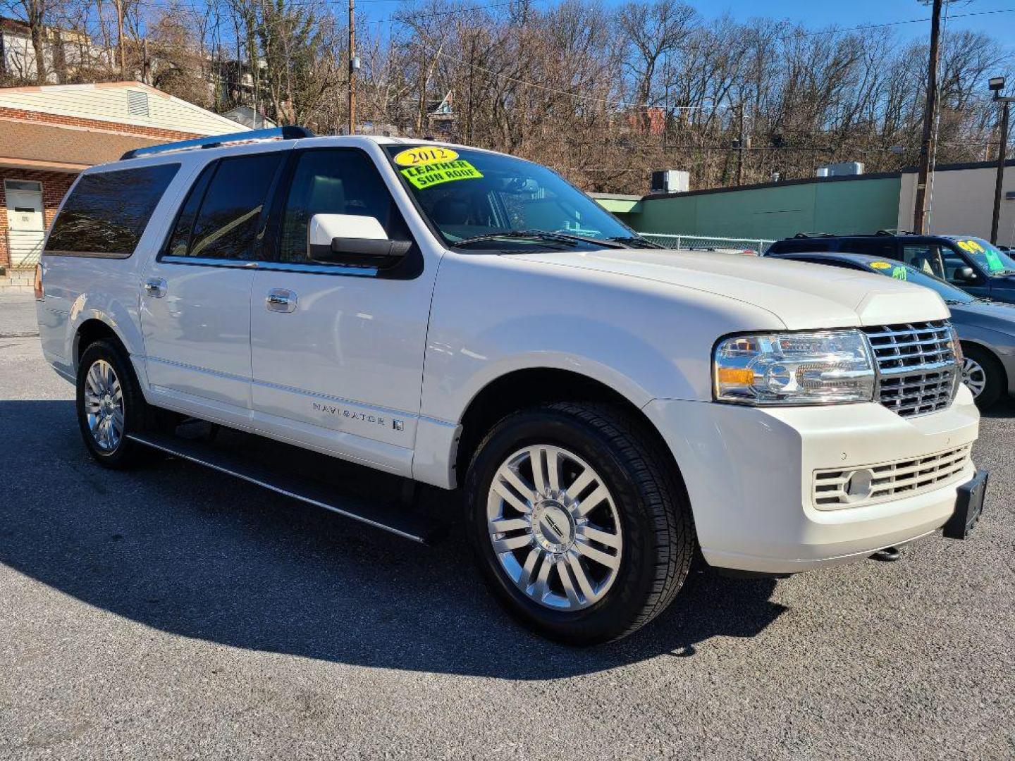 2012 WHITE LINCOLN NAVIGATOR L (5LMJJ3J56CE) with an 5.4L engine, Automatic transmission, located at 117 North Cameron Street, Harrisburg, PA, 17101, (717) 963-8962, 40.266762, -76.875259 - WE FINANCE!!! Good Credit/ Bad Credit/ No Credit - ALL Trade-Ins Welcomed!!! ***Guaranteed Credit Approval*** APPLY ONLINE or CALL us TODAY ;) Internet Prices and Marketplace Prices are SPECIAL discounted ***CASH DEALS*** Retail Prices are higher. Please call us to discuss your cash and finan - Photo#4