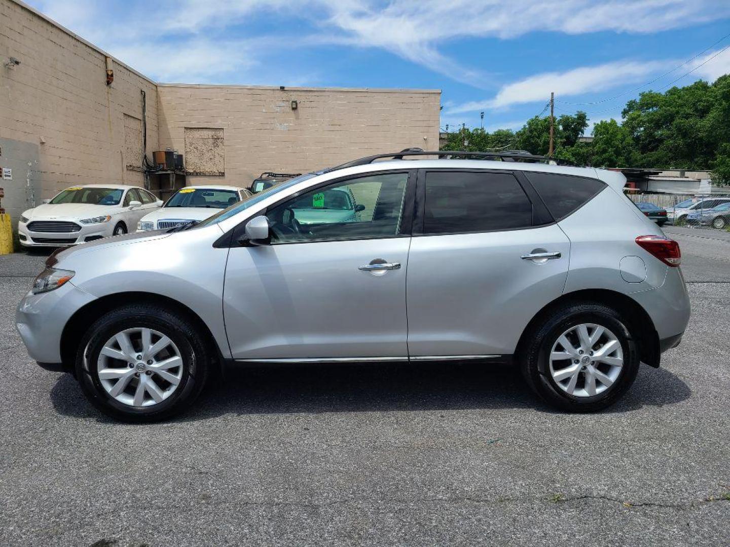 2012 SILVER NISSAN MURANO SL (JN8AZ1MW2CW) with an 3.5L engine, Continuously Variable transmission, located at 117 North Cameron Street, Harrisburg, PA, 17101, (717) 963-8962, 40.266762, -76.875259 - WE FINANCE!!! Good Credit/ Bad Credit/ No Credit - ALL Trade-Ins Welcomed!!! ***Guaranteed Credit Approval*** APPLY ONLINE or CALL us TODAY ;) Internet Prices and Marketplace Prices are SPECIAL discounted ***CASH DEALS*** Retail Prices are higher. Please call us to discuss your cash and finan - Photo#1