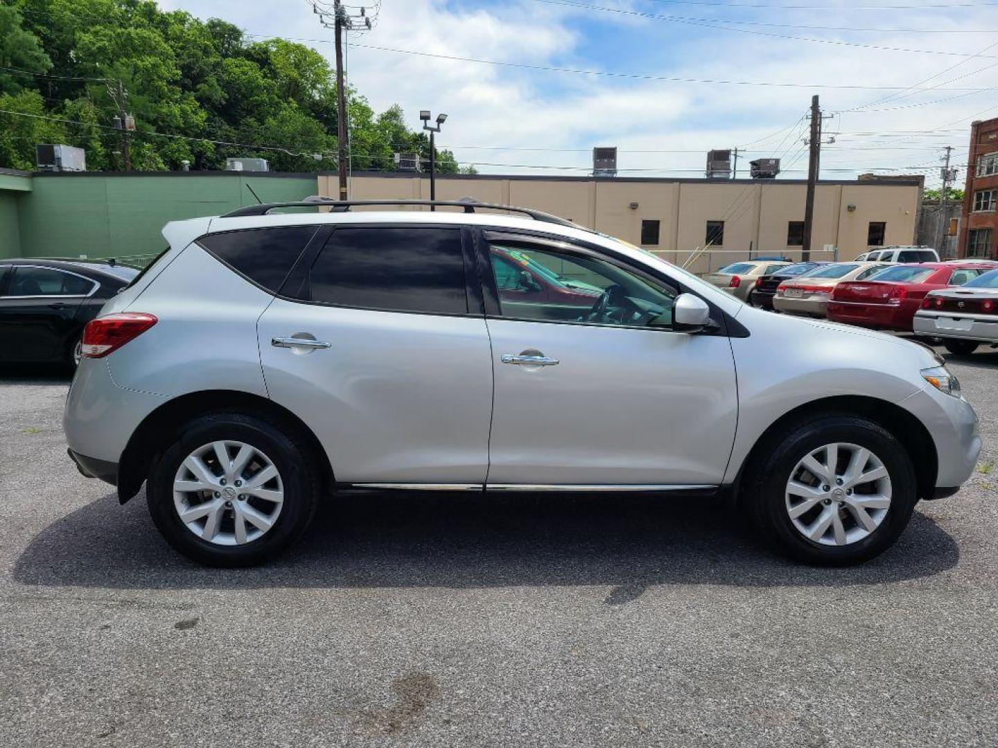 2012 SILVER NISSAN MURANO SL (JN8AZ1MW2CW) with an 3.5L engine, Continuously Variable transmission, located at 117 North Cameron Street, Harrisburg, PA, 17101, (717) 963-8962, 40.266762, -76.875259 - WE FINANCE!!! Good Credit/ Bad Credit/ No Credit - ALL Trade-Ins Welcomed!!! ***Guaranteed Credit Approval*** APPLY ONLINE or CALL us TODAY ;) Internet Prices and Marketplace Prices are SPECIAL discounted ***CASH DEALS*** Retail Prices are higher. Please call us to discuss your cash and finan - Photo#5