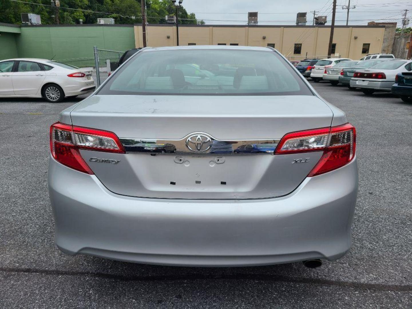 2012 SILVER TOYOTA CAMRY XLE (4T4BF1FK1CR) with an 2.5L engine, Automatic transmission, located at 7981 Paxton Street, Harrisburg, PA, 17111, (717) 561-2926, 40.261490, -76.749229 - WE FINANCE!!! Good Credit/ Bad Credit/ No Credit - ALL Trade-Ins Welcomed!!! ***Guaranteed Credit Approval*** APPLY ONLINE or CALL us TODAY ;) Internet Prices and Marketplace Prices are SPECIAL discounted ***CASH DEALS*** Retail Prices are higher. Please call us to discuss your cash and finan - Photo#3