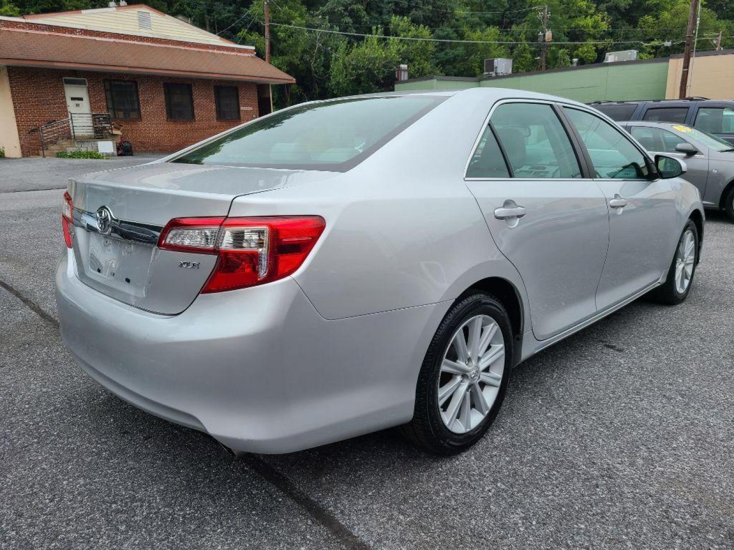 2012 SILVER TOYOTA CAMRY XLE (4T4BF1FK1CR) with an 2.5L engine, Automatic transmission, located at 7981 Paxton Street, Harrisburg, PA, 17111, (717) 561-2926, 40.261490, -76.749229 - WE FINANCE!!! Good Credit/ Bad Credit/ No Credit - ALL Trade-Ins Welcomed!!! ***Guaranteed Credit Approval*** APPLY ONLINE or CALL us TODAY ;) Internet Prices and Marketplace Prices are SPECIAL discounted ***CASH DEALS*** Retail Prices are higher. Please call us to discuss your cash and finan - Photo#4