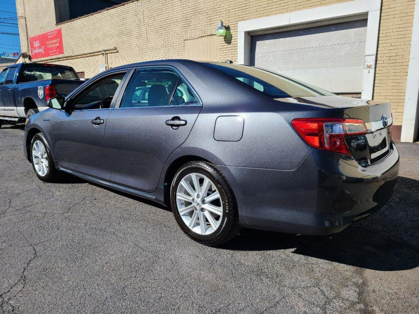 2012 GRAY TOYOTA CAMRY HYBRID (4T1BD1FK3CU) with an 2.5L engine, Continuously Variable transmission, located at 117 North Cameron Street, Harrisburg, PA, 17101, (717) 963-8962, 40.266762, -76.875259 - WE FINANCE!!! Good Credit/ Bad Credit/ No Credit - ALL Trade-Ins Welcomed!!! ***Guaranteed Credit Approval*** APPLY ONLINE or CALL us TODAY ;) Internet Prices and Marketplace Prices are SPECIAL discounted ***CASH DEALS*** Retail Prices are higher. Please call us to discuss your cash and finan - Photo#2