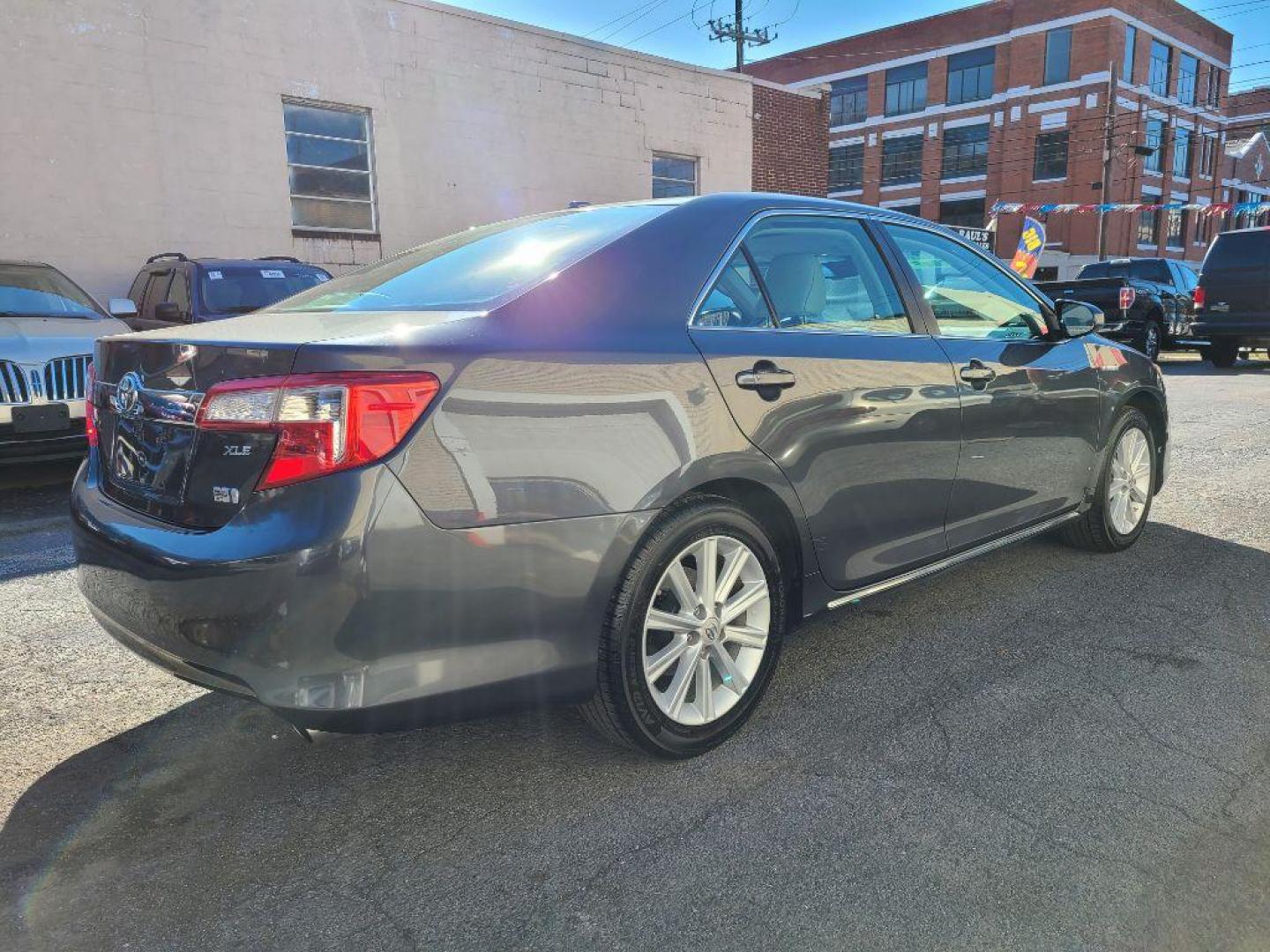 2012 GRAY TOYOTA CAMRY HYBRID (4T1BD1FK3CU) with an 2.5L engine, Continuously Variable transmission, located at 117 North Cameron Street, Harrisburg, PA, 17101, (717) 963-8962, 40.266762, -76.875259 - WE FINANCE!!! Good Credit/ Bad Credit/ No Credit - ALL Trade-Ins Welcomed!!! ***Guaranteed Credit Approval*** APPLY ONLINE or CALL us TODAY ;) Internet Prices and Marketplace Prices are SPECIAL discounted ***CASH DEALS*** Retail Prices are higher. Please call us to discuss your cash and finan - Photo#4