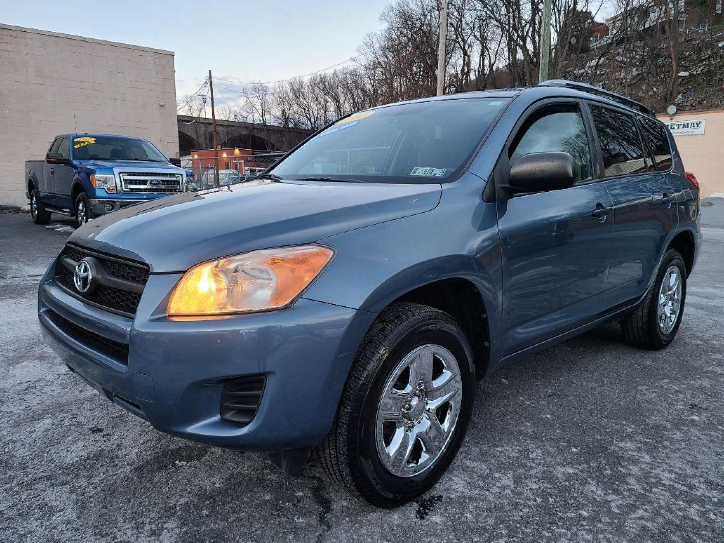 2012 BLUE TOYOTA RAV4 4WD (2T3BF4DV8CW) with an 2.5L engine, Automatic transmission, located at 7981 Paxton Street, Harrisburg, PA, 17111, (717) 561-2926, 40.261490, -76.749229 - WE FINANCE!!! Good Credit/ Bad Credit/ No Credit - ALL Trade-Ins Welcomed!!! ***Guaranteed Credit Approval*** APPLY ONLINE or CALL us TODAY ;) Internet Prices and Marketplace Prices are SPECIAL discounted ***CASH DEALS*** Retail Prices are higher. Please call us to discuss your cash and finan - Photo#0