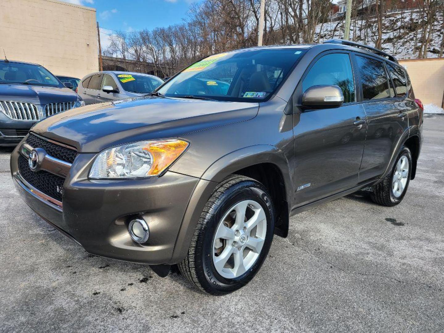 2012 BRONZE TOYOTA RAV4 LIMITED (2T3DK4DV4CW) with an 3.5L engine, Automatic transmission, located at 7981 Paxton Street, Harrisburg, PA, 17111, (717) 561-2926, 40.261490, -76.749229 - WE FINANCE!!! Good Credit/ Bad Credit/ No Credit - ALL Trade-Ins Welcomed!!! ***Guaranteed Credit Approval*** APPLY ONLINE or CALL us TODAY ;) Internet Prices and Marketplace Prices are SPECIAL discounted ***CASH DEALS*** Retail Prices are higher. Please call us to discuss your cash and finan - Photo#0