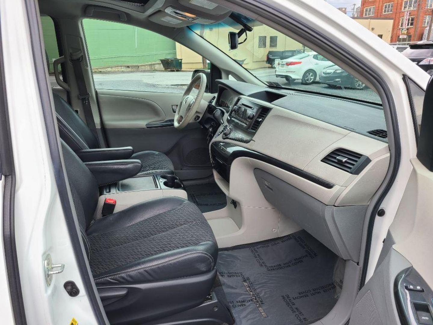 2012 WHITE TOYOTA SIENNA SPORT (5TDXK3DC8CS) with an 3.5L engine, Automatic transmission, located at 117 North Cameron Street, Harrisburg, PA, 17101, (717) 963-8962, 40.266762, -76.875259 - WE FINANCE!!! Good Credit/ Bad Credit/ No Credit - ALL Trade-Ins Welcomed!!! ***Guaranteed Credit Approval*** APPLY ONLINE or CALL us TODAY ;) Internet Prices and Marketplace Prices are SPECIAL discounted ***CASH DEALS*** Retail Prices are higher. Please call us to discuss your cash and finan - Photo#9