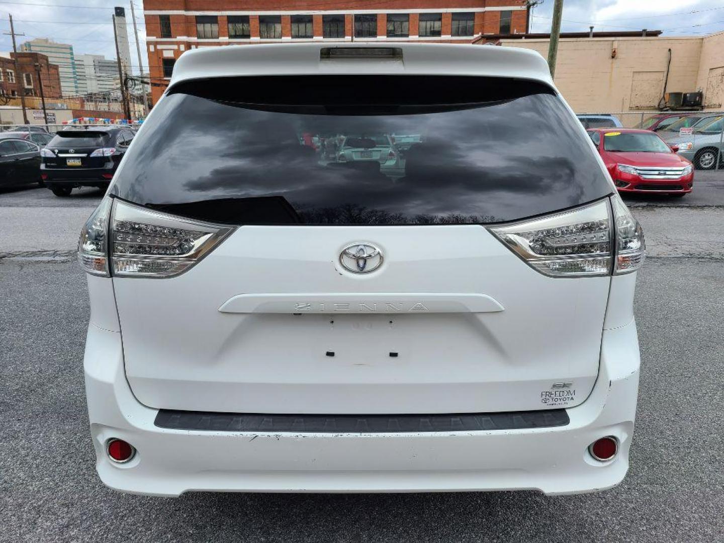 2012 WHITE TOYOTA SIENNA SPORT (5TDXK3DC8CS) with an 3.5L engine, Automatic transmission, located at 117 North Cameron Street, Harrisburg, PA, 17101, (717) 963-8962, 40.266762, -76.875259 - WE FINANCE!!! Good Credit/ Bad Credit/ No Credit - ALL Trade-Ins Welcomed!!! ***Guaranteed Credit Approval*** APPLY ONLINE or CALL us TODAY ;) Internet Prices and Marketplace Prices are SPECIAL discounted ***CASH DEALS*** Retail Prices are higher. Please call us to discuss your cash and finan - Photo#3