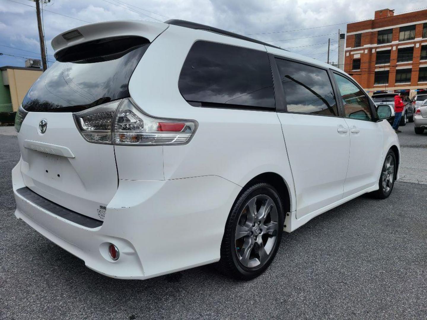 2012 WHITE TOYOTA SIENNA SPORT (5TDXK3DC8CS) with an 3.5L engine, Automatic transmission, located at 117 North Cameron Street, Harrisburg, PA, 17101, (717) 963-8962, 40.266762, -76.875259 - WE FINANCE!!! Good Credit/ Bad Credit/ No Credit - ALL Trade-Ins Welcomed!!! ***Guaranteed Credit Approval*** APPLY ONLINE or CALL us TODAY ;) Internet Prices and Marketplace Prices are SPECIAL discounted ***CASH DEALS*** Retail Prices are higher. Please call us to discuss your cash and finan - Photo#4