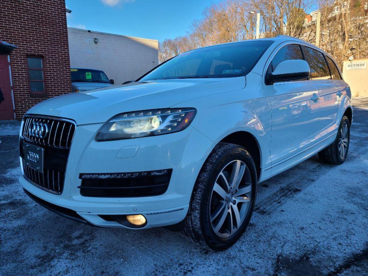 2013 WHITE AUDI Q7 PREMIUM PLUS (WA1LGAFE1DD) with an 3.0L engine, Automatic transmission, located at 117 North Cameron Street, Harrisburg, PA, 17101, (717) 963-8962, 40.266762, -76.875259 - WE FINANCE!!! Good Credit/ Bad Credit/ No Credit - ALL Trade-Ins Welcomed!!! ***Guaranteed Credit Approval*** APPLY ONLINE or CALL us TODAY ;) Internet Prices and Marketplace Prices are SPECIAL discounted ***CASH DEALS*** Retail Prices are higher. Please call us to discuss your cash and finan - Photo#0