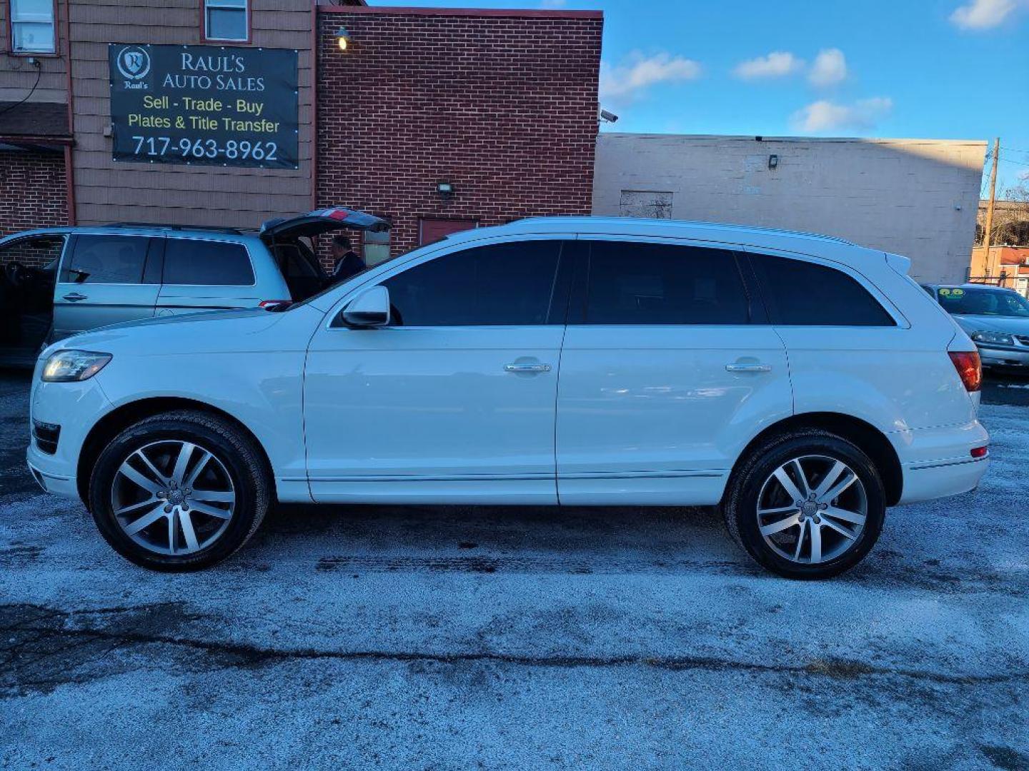 2013 WHITE AUDI Q7 PREMIUM PLUS (WA1LGAFE1DD) with an 3.0L engine, Automatic transmission, located at 117 North Cameron Street, Harrisburg, PA, 17101, (717) 963-8962, 40.266762, -76.875259 - WE FINANCE!!! Good Credit/ Bad Credit/ No Credit - ALL Trade-Ins Welcomed!!! ***Guaranteed Credit Approval*** APPLY ONLINE or CALL us TODAY ;) Internet Prices and Marketplace Prices are SPECIAL discounted ***CASH DEALS*** Retail Prices are higher. Please call us to discuss your cash and finan - Photo#1