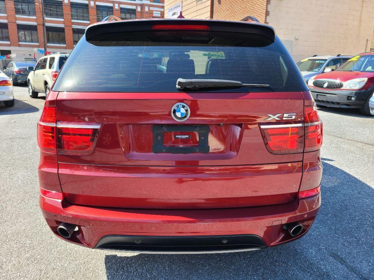 2013 RED BMW X5 XDRIVE35I (5UXZV4C59D0) with an 3.0L engine, Automatic transmission, located at 117 North Cameron Street, Harrisburg, PA, 17101, (717) 963-8962, 40.266762, -76.875259 - WE FINANCE!!! Good Credit/ Bad Credit/ No Credit - ALL Trade-Ins Welcomed!!! ***Guaranteed Credit Approval*** APPLY ONLINE or CALL us TODAY ;) Internet Prices and Marketplace Prices are SPECIAL discounted ***CASH DEALS*** Retail Prices are higher. Please call us to discuss your cash and finan - Photo#3