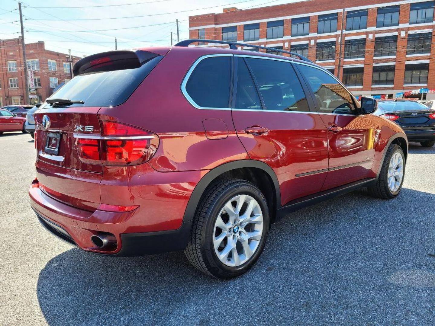 2013 RED BMW X5 XDRIVE35I (5UXZV4C59D0) with an 3.0L engine, Automatic transmission, located at 117 North Cameron Street, Harrisburg, PA, 17101, (717) 963-8962, 40.266762, -76.875259 - WE FINANCE!!! Good Credit/ Bad Credit/ No Credit - ALL Trade-Ins Welcomed!!! ***Guaranteed Credit Approval*** APPLY ONLINE or CALL us TODAY ;) Internet Prices and Marketplace Prices are SPECIAL discounted ***CASH DEALS*** Retail Prices are higher. Please call us to discuss your cash and finan - Photo#4