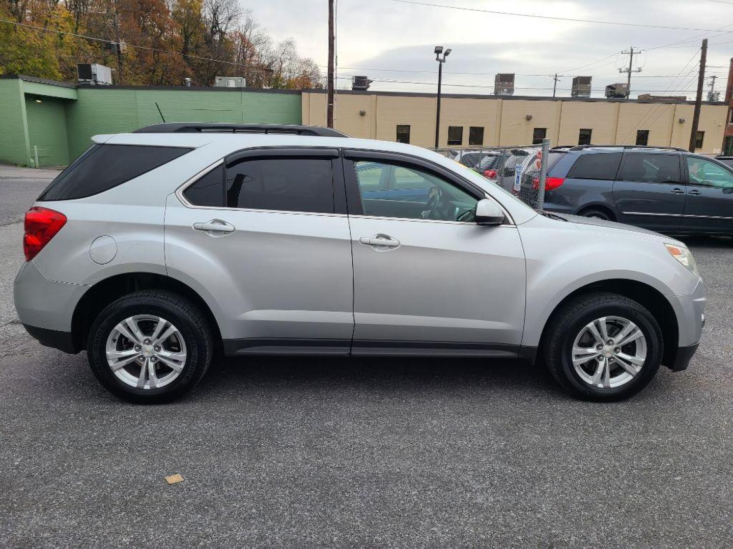 2013 SILVER CHEVROLET EQUINOX LT (2GNALPEKXD1) with an 2.4L engine, Automatic transmission, located at 117 North Cameron Street, Harrisburg, PA, 17101, (717) 963-8962, 40.266762, -76.875259 - WE FINANCE!!! Good Credit/ Bad Credit/ No Credit - ALL Trade-Ins Welcomed!!! ***Guaranteed Credit Approval*** APPLY ONLINE or CALL us TODAY ;) Internet Prices and Marketplace Prices are SPECIAL discounted ***CASH DEALS*** Retail Prices are higher. Please call us to discuss your cash and finan - Photo#5