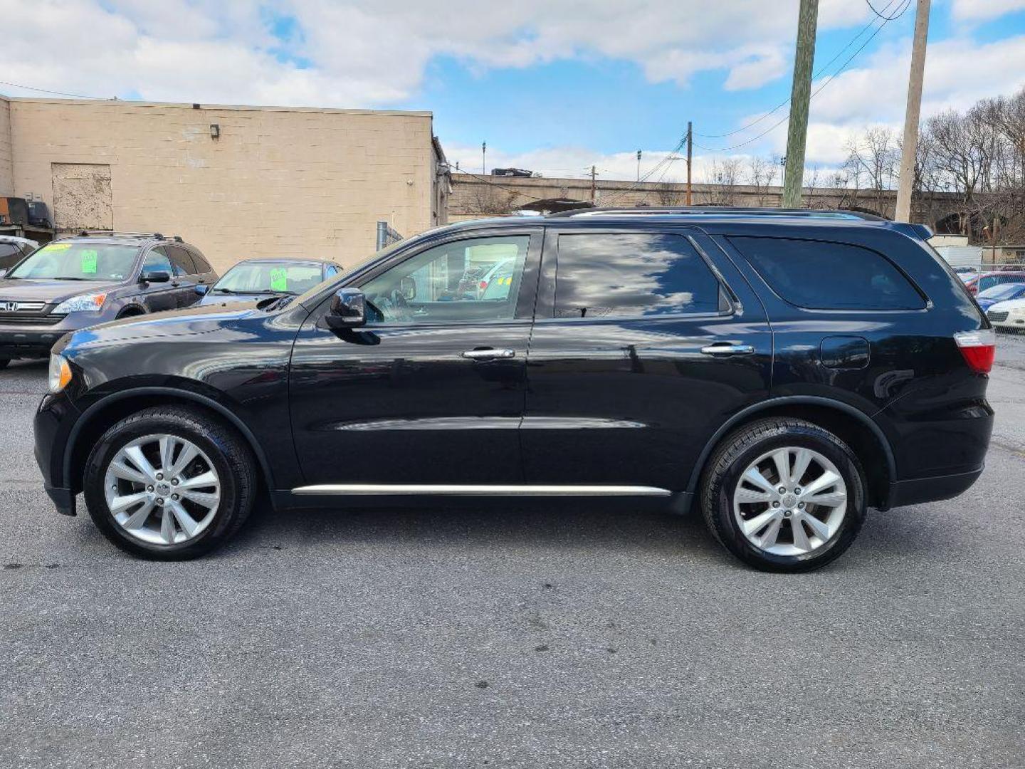 2013 BLACK DODGE DURANGO CREW (1C4SDJDT9DC) with an 5.7L engine, Automatic transmission, located at 117 North Cameron Street, Harrisburg, PA, 17101, (717) 963-8962, 40.266762, -76.875259 - WE FINANCE!!! Good Credit/ Bad Credit/ No Credit - ALL Trade-Ins Welcomed!!! ***Guaranteed Credit Approval*** APPLY ONLINE or CALL us TODAY ;) Internet Prices and Marketplace Prices are SPECIAL discounted ***CASH DEALS*** Retail Prices are higher. Please call us to discuss your cash and finan - Photo#2