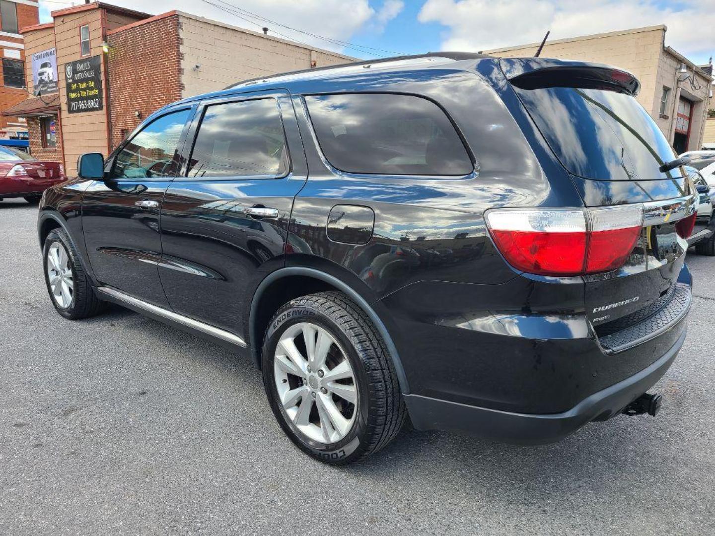 2013 BLACK DODGE DURANGO CREW (1C4SDJDT9DC) with an 5.7L engine, Automatic transmission, located at 117 North Cameron Street, Harrisburg, PA, 17101, (717) 963-8962, 40.266762, -76.875259 - WE FINANCE!!! Good Credit/ Bad Credit/ No Credit - ALL Trade-Ins Welcomed!!! ***Guaranteed Credit Approval*** APPLY ONLINE or CALL us TODAY ;) Internet Prices and Marketplace Prices are SPECIAL discounted ***CASH DEALS*** Retail Prices are higher. Please call us to discuss your cash and finan - Photo#4