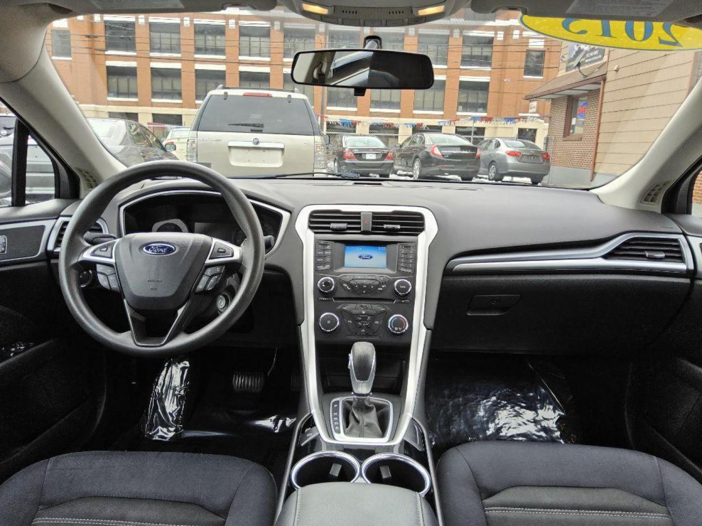 2013 GRAY FORD FUSION SE (3FA6P0H74DR) with an 2.5L engine, Automatic transmission, located at 117 North Cameron Street, Harrisburg, PA, 17101, (717) 963-8962, 40.266762, -76.875259 - WE FINANCE!!! Good Credit/ Bad Credit/ No Credit - ALL Trade-Ins Welcomed!!! ***Guaranteed Credit Approval*** APPLY ONLINE or CALL us TODAY ;) Internet Prices and Marketplace Prices are SPECIAL discounted ***CASH DEALS*** Retail Prices are higher. Please call us to discuss your cash and finan - Photo#11