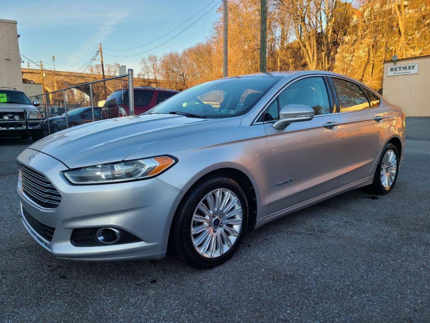 2013 SILVER FORD FUSION SE HYBRID (3FA6P0LU8DR) with an 2.0L engine, Continuously Variable transmission, located at 117 North Cameron Street, Harrisburg, PA, 17101, (717) 963-8962, 40.266762, -76.875259 - WE FINANCE!!! Good Credit/ Bad Credit/ No Credit - ALL Trade-Ins Welcomed!!! ***Guaranteed Credit Approval*** APPLY ONLINE or CALL us TODAY ;) Internet Prices and Marketplace Prices are SPECIAL discounted ***CASH DEALS*** Retail Prices are higher. Please call us to discuss your cash and finan - Photo#0