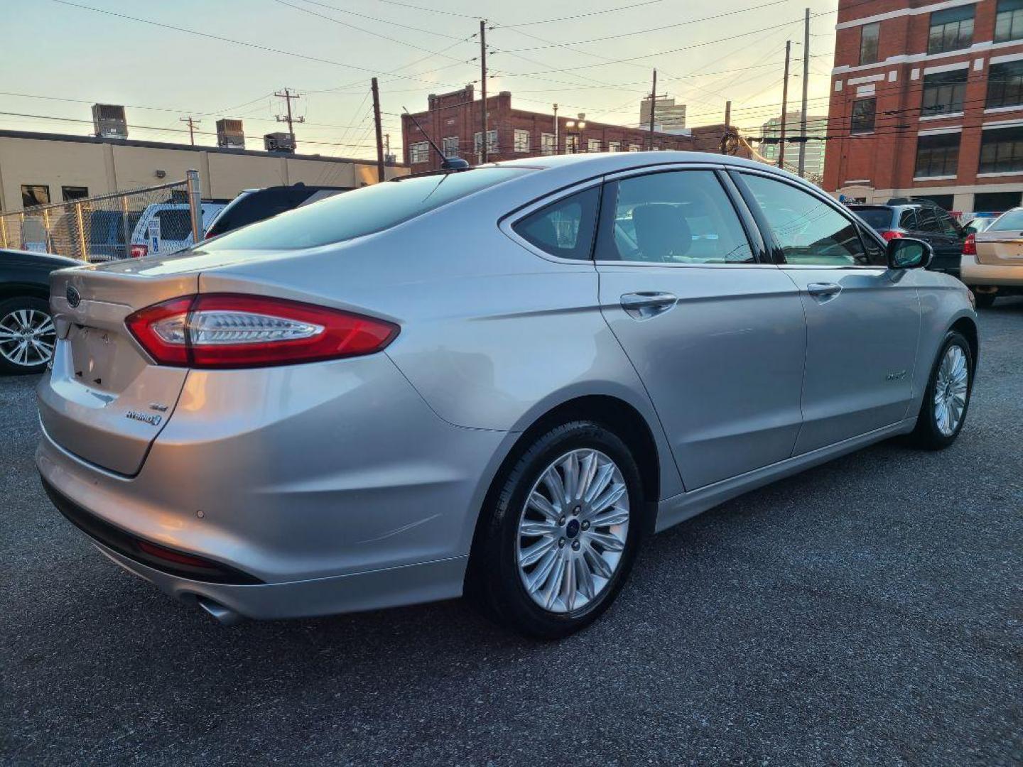 2013 SILVER FORD FUSION SE HYBRID (3FA6P0LU8DR) with an 2.0L engine, Continuously Variable transmission, located at 117 North Cameron Street, Harrisburg, PA, 17101, (717) 963-8962, 40.266762, -76.875259 - WE FINANCE!!! Good Credit/ Bad Credit/ No Credit - ALL Trade-Ins Welcomed!!! ***Guaranteed Credit Approval*** APPLY ONLINE or CALL us TODAY ;) Internet Prices and Marketplace Prices are SPECIAL discounted ***CASH DEALS*** Retail Prices are higher. Please call us to discuss your cash and finan - Photo#4