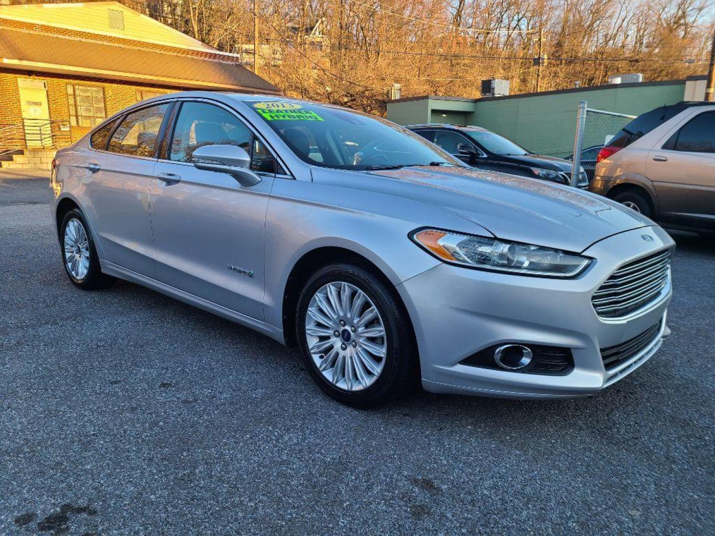 2013 SILVER FORD FUSION SE HYBRID (3FA6P0LU8DR) with an 2.0L engine, Continuously Variable transmission, located at 117 North Cameron Street, Harrisburg, PA, 17101, (717) 963-8962, 40.266762, -76.875259 - WE FINANCE!!! Good Credit/ Bad Credit/ No Credit - ALL Trade-Ins Welcomed!!! ***Guaranteed Credit Approval*** APPLY ONLINE or CALL us TODAY ;) Internet Prices and Marketplace Prices are SPECIAL discounted ***CASH DEALS*** Retail Prices are higher. Please call us to discuss your cash and finan - Photo#6