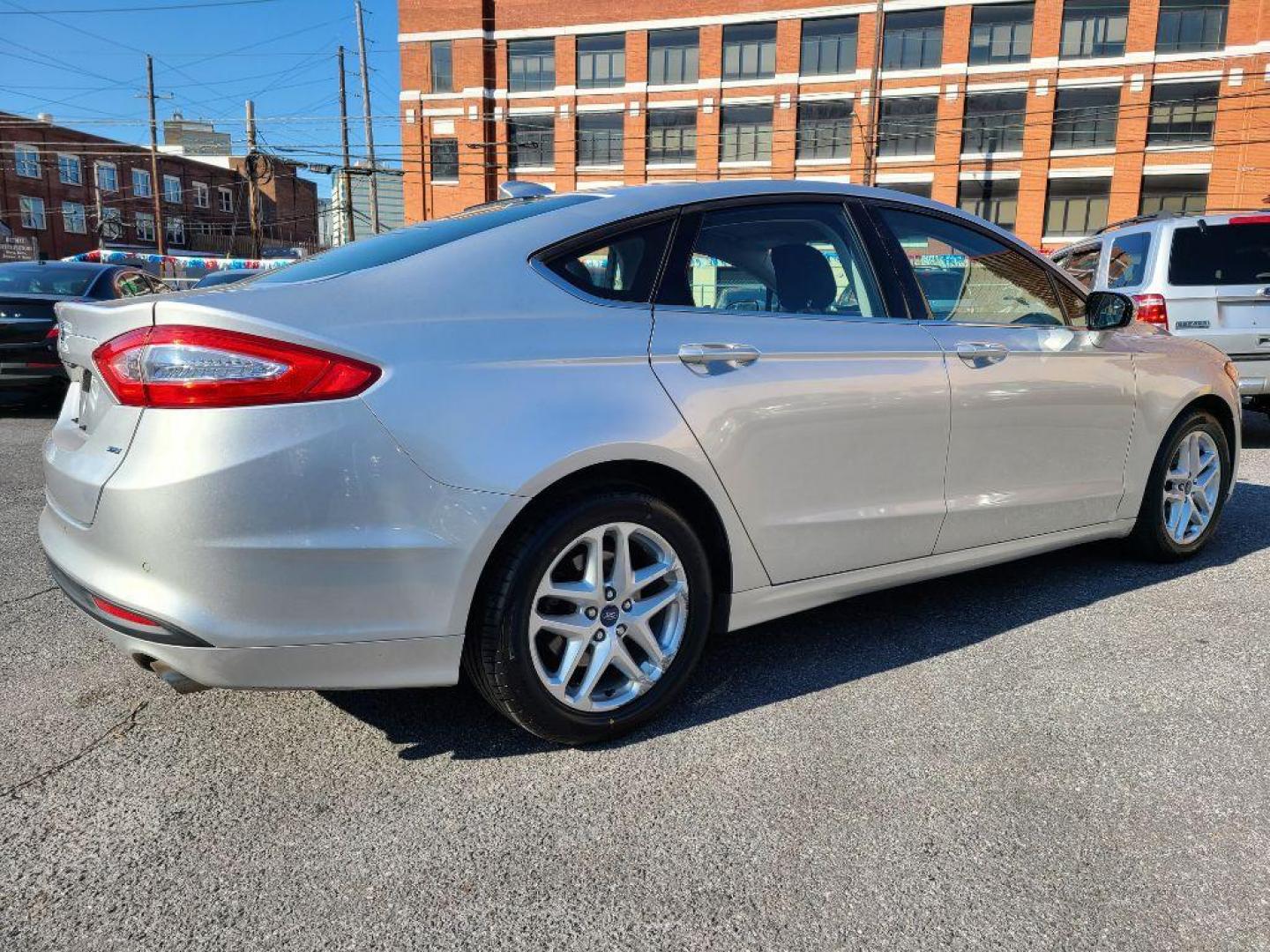 2013 SILVER FORD FUSION SE (3FA6P0H73DR) with an 2.5L engine, Automatic transmission, located at 117 North Cameron Street, Harrisburg, PA, 17101, (717) 963-8962, 40.266762, -76.875259 - WE FINANCE!!! Good Credit/ Bad Credit/ No Credit - ALL Trade-Ins Welcomed!!! ***Guaranteed Credit Approval*** APPLY ONLINE or CALL us TODAY ;) Internet Prices and Marketplace Prices are SPECIAL discounted ***CASH DEALS*** Retail Prices are higher. Please call us to discuss your cash and finan - Photo#4