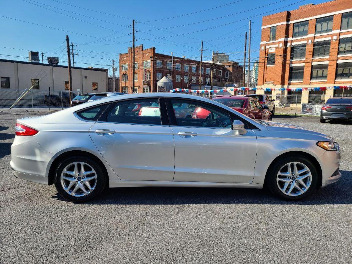 2013 SILVER FORD FUSION SE (3FA6P0H73DR) with an 2.5L engine, Automatic transmission, located at 117 North Cameron Street, Harrisburg, PA, 17101, (717) 963-8962, 40.266762, -76.875259 - WE FINANCE!!! Good Credit/ Bad Credit/ No Credit - ALL Trade-Ins Welcomed!!! ***Guaranteed Credit Approval*** APPLY ONLINE or CALL us TODAY ;) Internet Prices and Marketplace Prices are SPECIAL discounted ***CASH DEALS*** Retail Prices are higher. Please call us to discuss your cash and finan - Photo#5