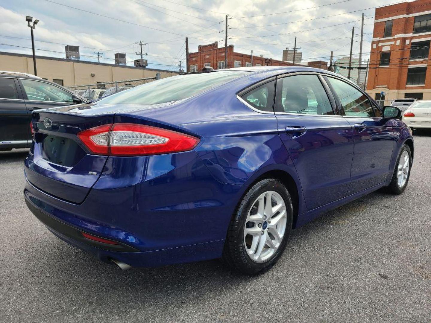 2013 BLUE FORD FUSION SE (3FA6P0H72DR) with an 2.5L engine, Automatic transmission, located at 117 North Cameron Street, Harrisburg, PA, 17101, (717) 963-8962, 40.266762, -76.875259 - WE FINANCE!!! Good Credit/ Bad Credit/ No Credit - ALL Trade-Ins Welcomed!!! ***Guaranteed Credit Approval*** APPLY ONLINE or CALL us TODAY ;) Internet Prices and Marketplace Prices are SPECIAL discounted ***CASH DEALS*** Retail Prices are higher. Please call us to discuss your cash and finan - Photo#4