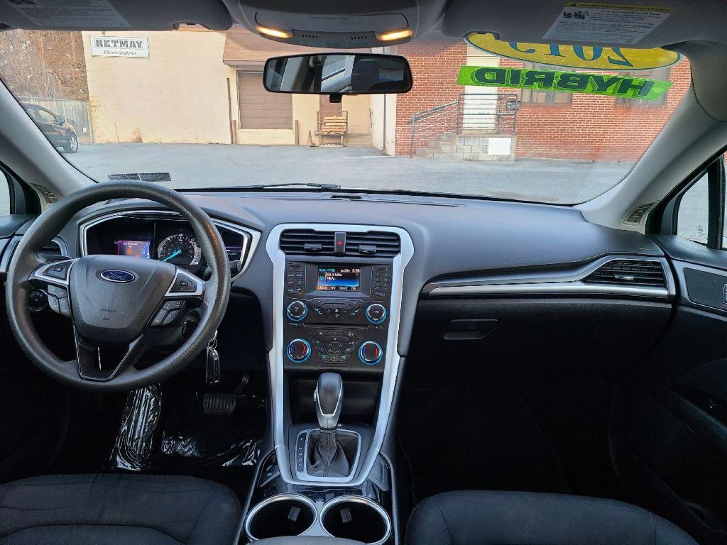 2013 WHITE FORD FUSION SE HYBRID (3FA6P0LUXDR) with an 2.0L engine, Continuously Variable transmission, located at 7981 Paxton Street, Harrisburg, PA, 17111, (717) 561-2926, 40.261490, -76.749229 - WE FINANCE!!! Good Credit/ Bad Credit/ No Credit - ALL Trade-Ins Welcomed!!! ***Guaranteed Credit Approval*** APPLY ONLINE or CALL us TODAY ;) Internet Prices and Marketplace Prices are SPECIAL discounted ***CASH DEALS*** Retail Prices are higher. Please call us to discuss your cash and finan - Photo#8