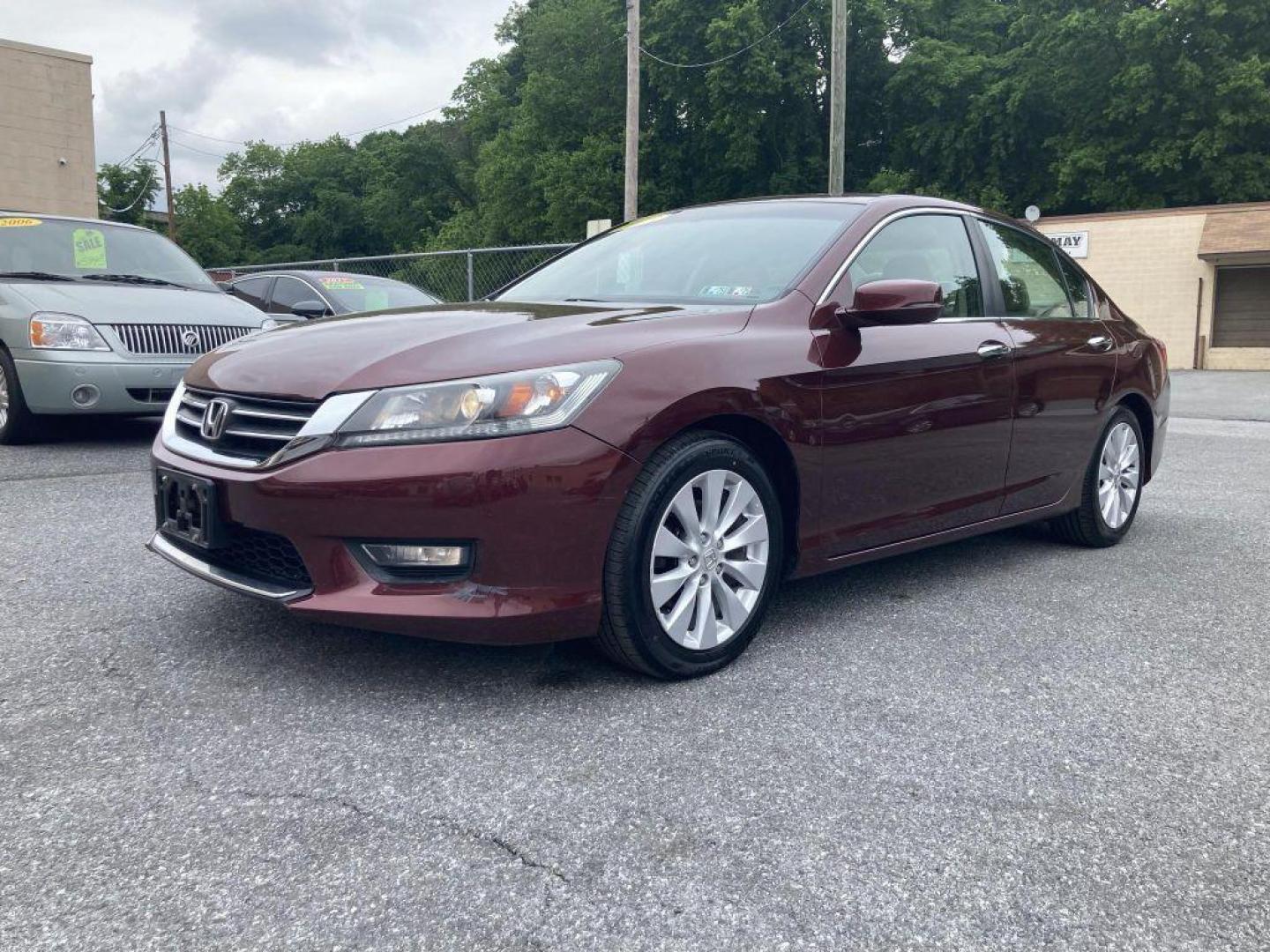 2013 BURG HONDA ACCORD EX (1HGCR2F75DA) with an 2.4L engine, Continuously Variable transmission, located at 117 North Cameron Street, Harrisburg, PA, 17101, (717) 963-8962, 40.266762, -76.875259 - WE FINANCE!!! Good Credit/ Bad Credit/ No Credit - ALL Trade-Ins Welcomed!!! ***Guaranteed Credit Approval*** APPLY ONLINE or CALL us TODAY ;) Internet Prices and Marketplace Prices are SPECIAL discounted ***CASH DEALS*** Retail Prices are higher. Please call us to discuss your cash and finan - Photo#0