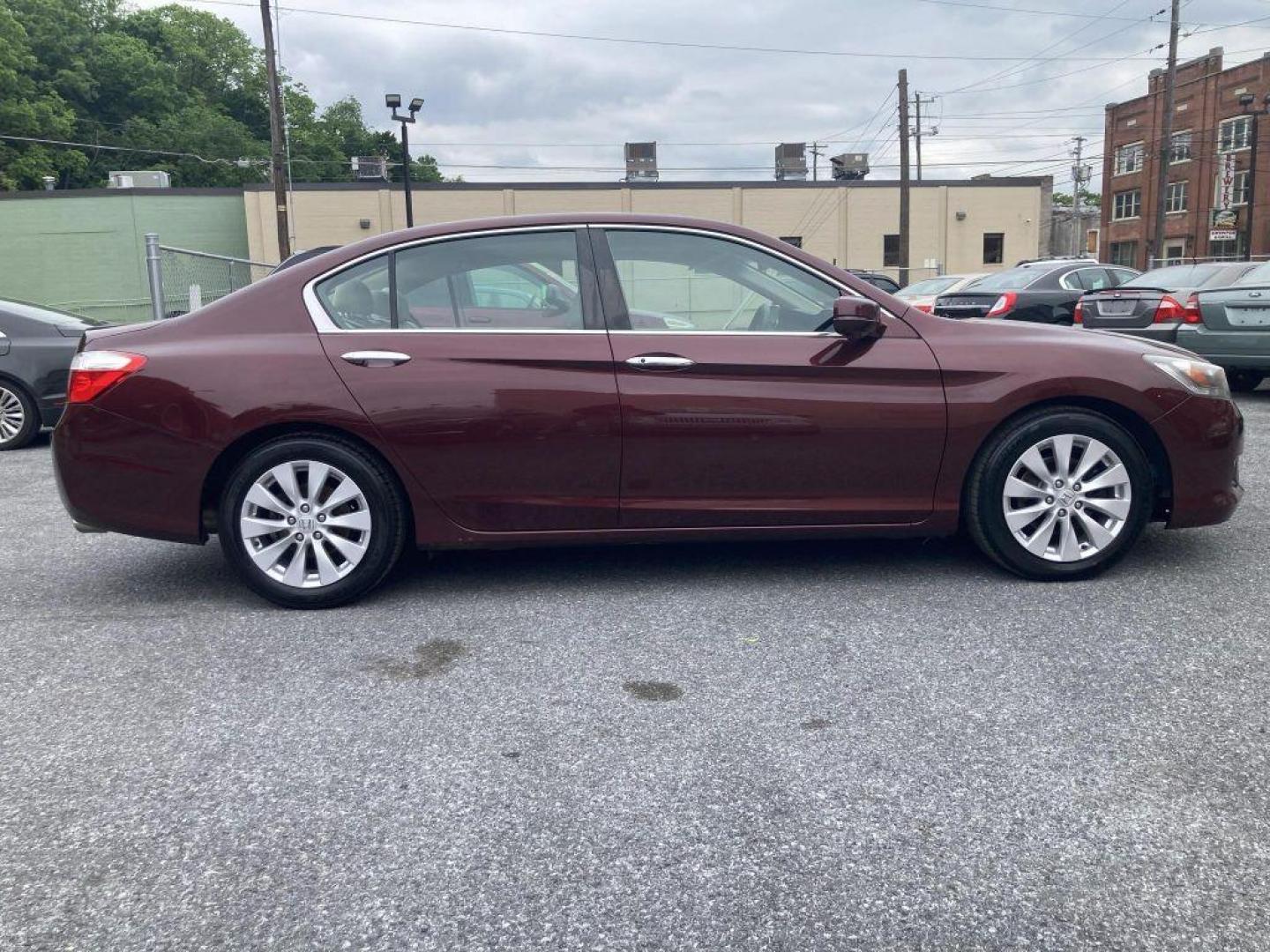 2013 BURG HONDA ACCORD EX (1HGCR2F75DA) with an 2.4L engine, Continuously Variable transmission, located at 117 North Cameron Street, Harrisburg, PA, 17101, (717) 963-8962, 40.266762, -76.875259 - WE FINANCE!!! Good Credit/ Bad Credit/ No Credit - ALL Trade-Ins Welcomed!!! ***Guaranteed Credit Approval*** APPLY ONLINE or CALL us TODAY ;) Internet Prices and Marketplace Prices are SPECIAL discounted ***CASH DEALS*** Retail Prices are higher. Please call us to discuss your cash and finan - Photo#5