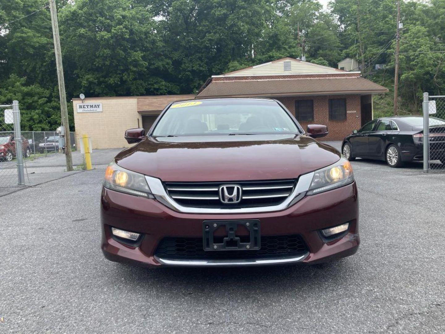 2013 BURG HONDA ACCORD EX (1HGCR2F75DA) with an 2.4L engine, Continuously Variable transmission, located at 117 North Cameron Street, Harrisburg, PA, 17101, (717) 963-8962, 40.266762, -76.875259 - WE FINANCE!!! Good Credit/ Bad Credit/ No Credit - ALL Trade-Ins Welcomed!!! ***Guaranteed Credit Approval*** APPLY ONLINE or CALL us TODAY ;) Internet Prices and Marketplace Prices are SPECIAL discounted ***CASH DEALS*** Retail Prices are higher. Please call us to discuss your cash and finan - Photo#7