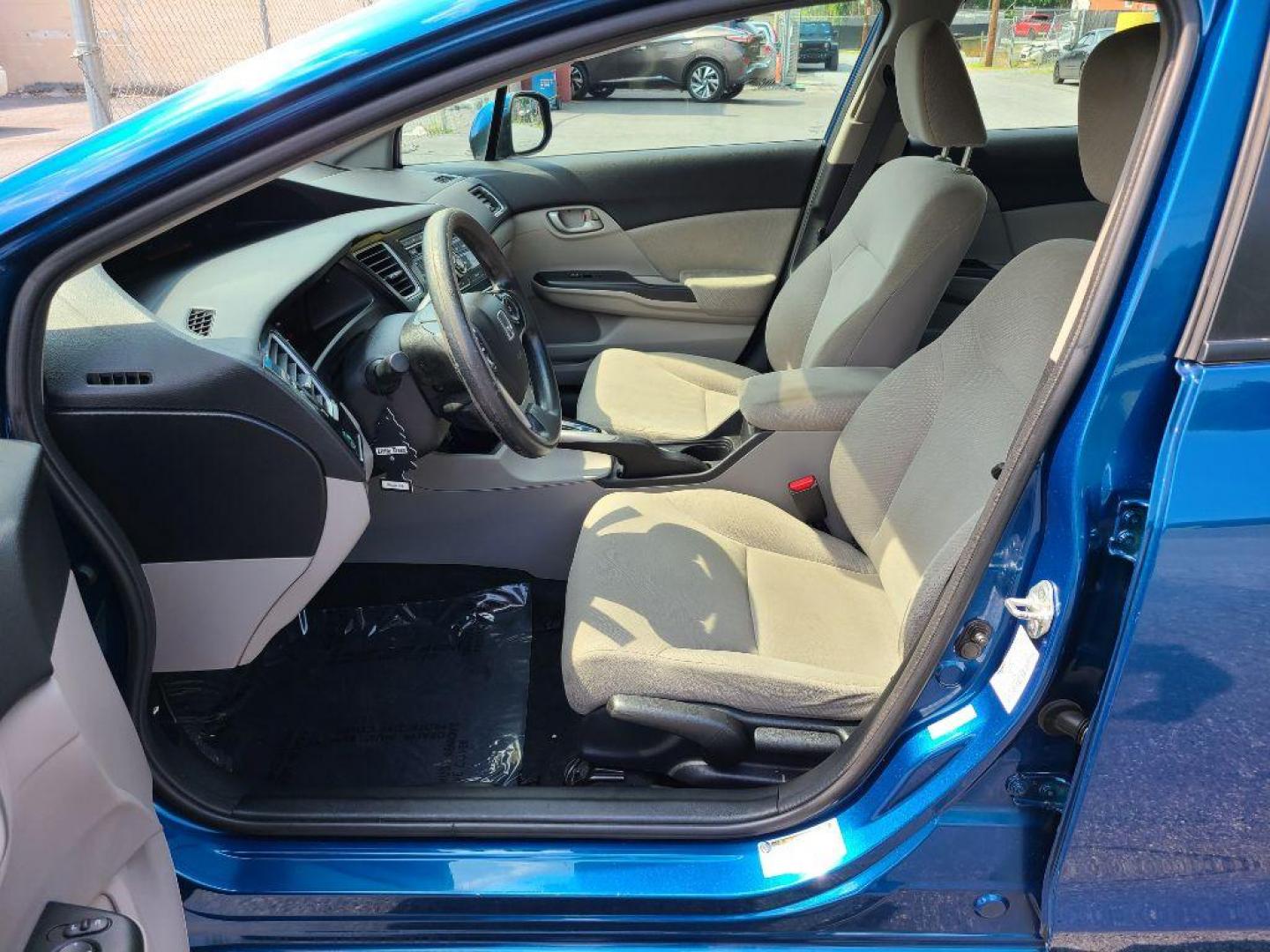 2013 BLUE HONDA CIVIC LX (19XFB2F5XDE) with an 1.8L engine, Automatic transmission, located at 7981 Paxton Street, Harrisburg, PA, 17111, (717) 561-2926, 40.261490, -76.749229 - WE FINANCE!!! Good Credit/ Bad Credit/ No Credit - ALL Trade-Ins Welcomed!!! ***Guaranteed Credit Approval*** APPLY ONLINE or CALL us TODAY ;) Internet Prices and Marketplace Prices are SPECIAL discounted ***CASH DEALS*** Retail Prices are higher. Please call us to discuss your cash and finan - Photo#12