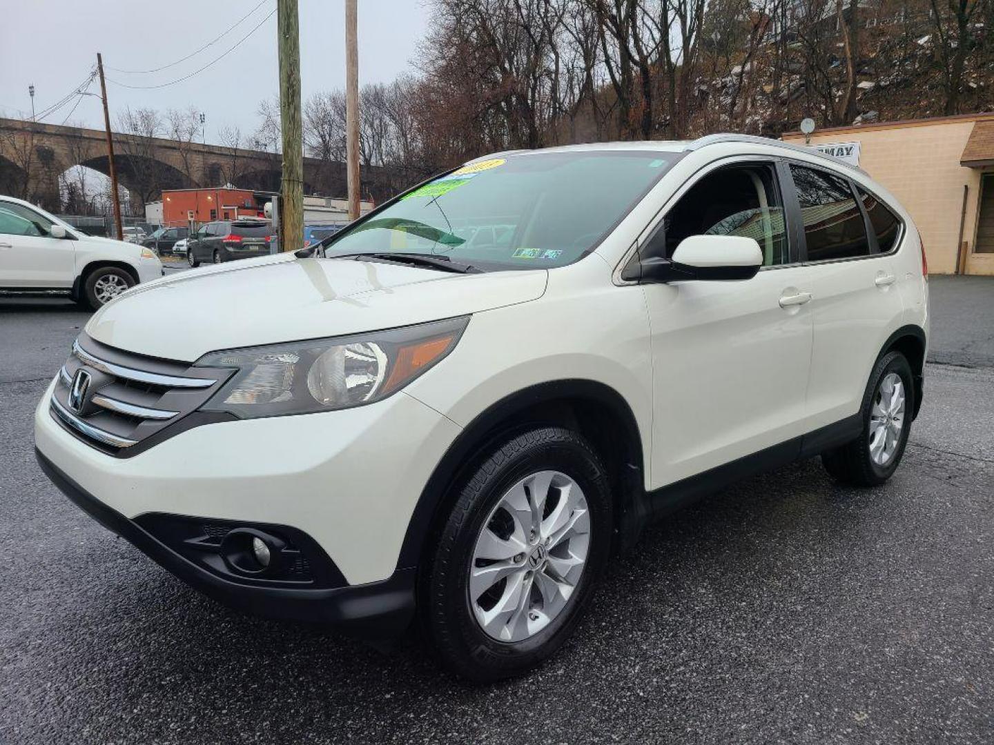 2013 WHITE HONDA CR-V EXL (5J6RM4H77DL) with an 2.4L engine, Automatic transmission, located at 117 North Cameron Street, Harrisburg, PA, 17101, (717) 963-8962, 40.266762, -76.875259 - WE FINANCE!!! Good Credit/ Bad Credit/ No Credit - ALL Trade-Ins Welcomed!!! ***Guaranteed Credit Approval*** APPLY ONLINE or CALL us TODAY ;) Internet Prices and Marketplace Prices are SPECIAL discounted ***CASH DEALS*** Retail Prices are higher. Please call us to discuss your cash and finan - Photo#0